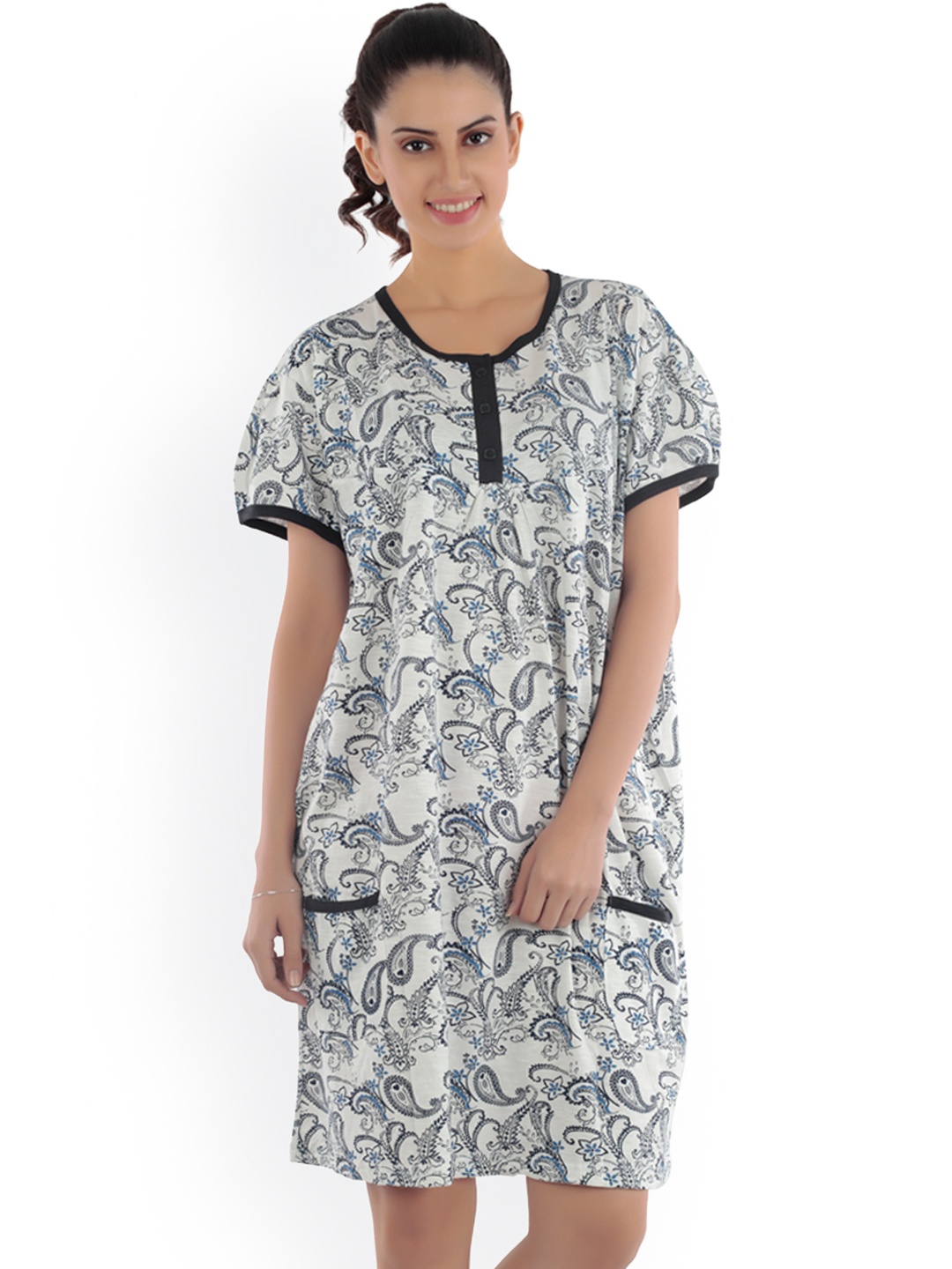 

Tweens White Printed Nightdress TW-N-628-PR