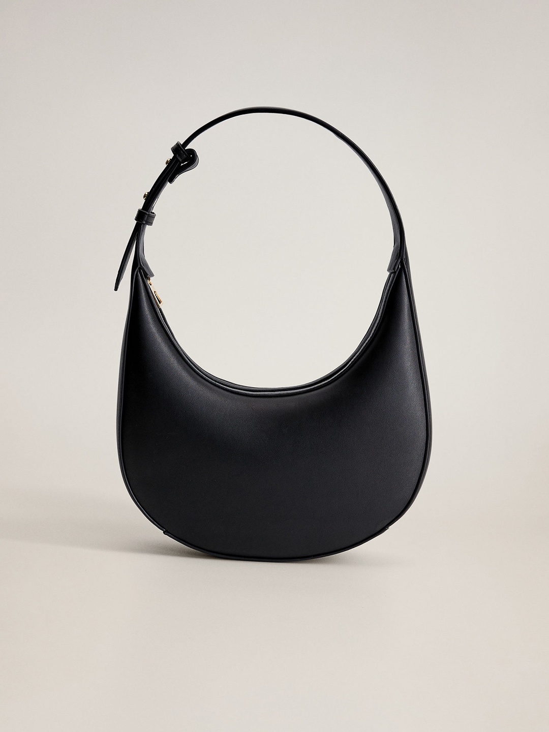 

MANGO Black Solid Handheld Bag