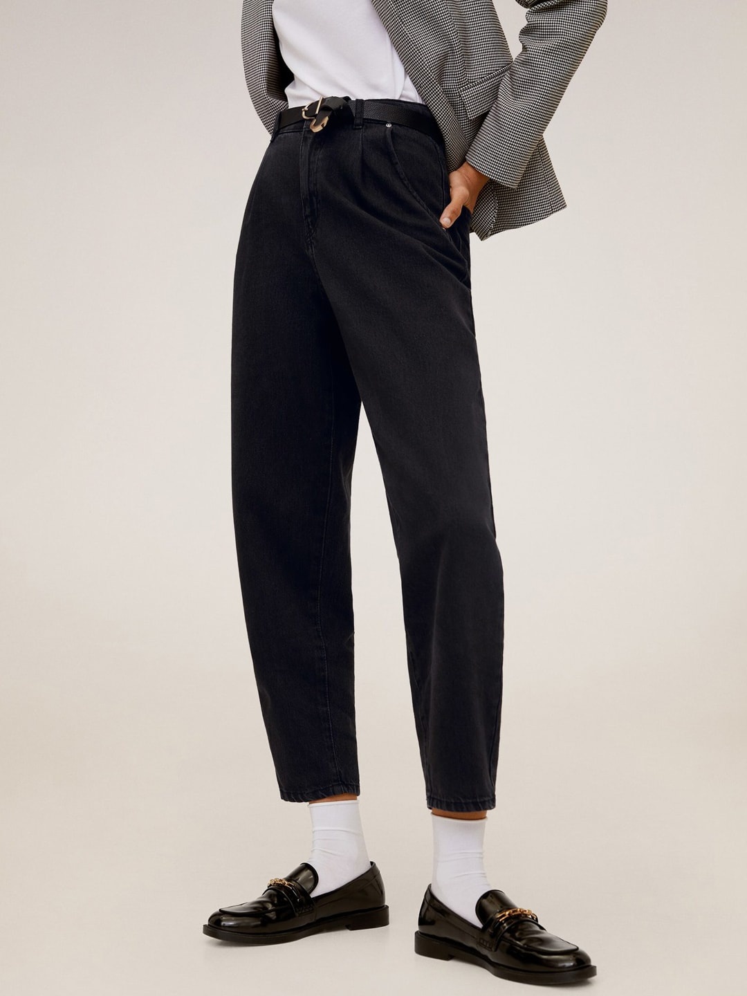 

MANGO Women Black Regular Fit Slouchy High-Rise Clean Look Cropped Sustainable Jeans