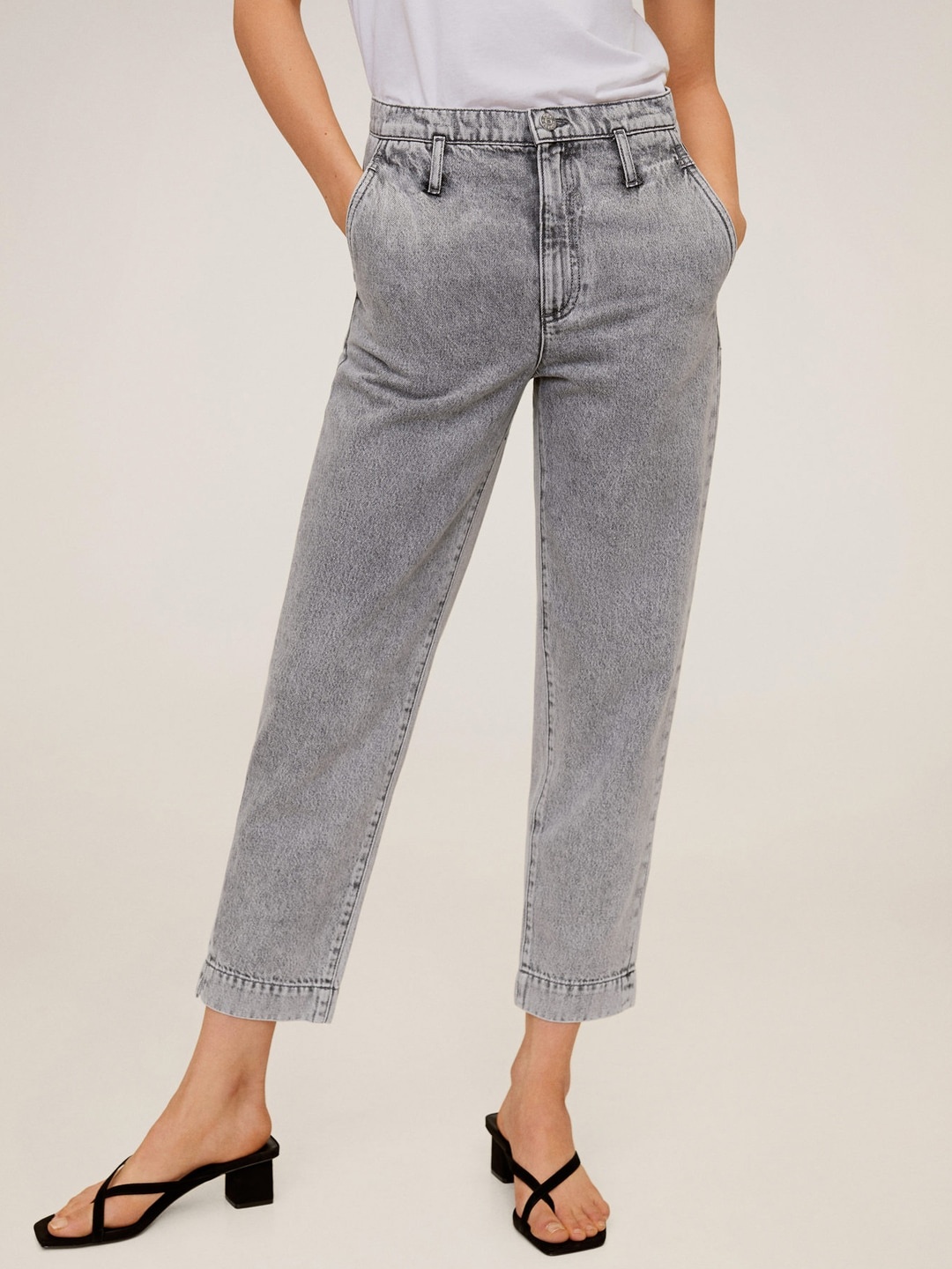 

MANGO Women Grey Regular Fit Mid-Rise Clean Look Cropped Sustainable Jeans