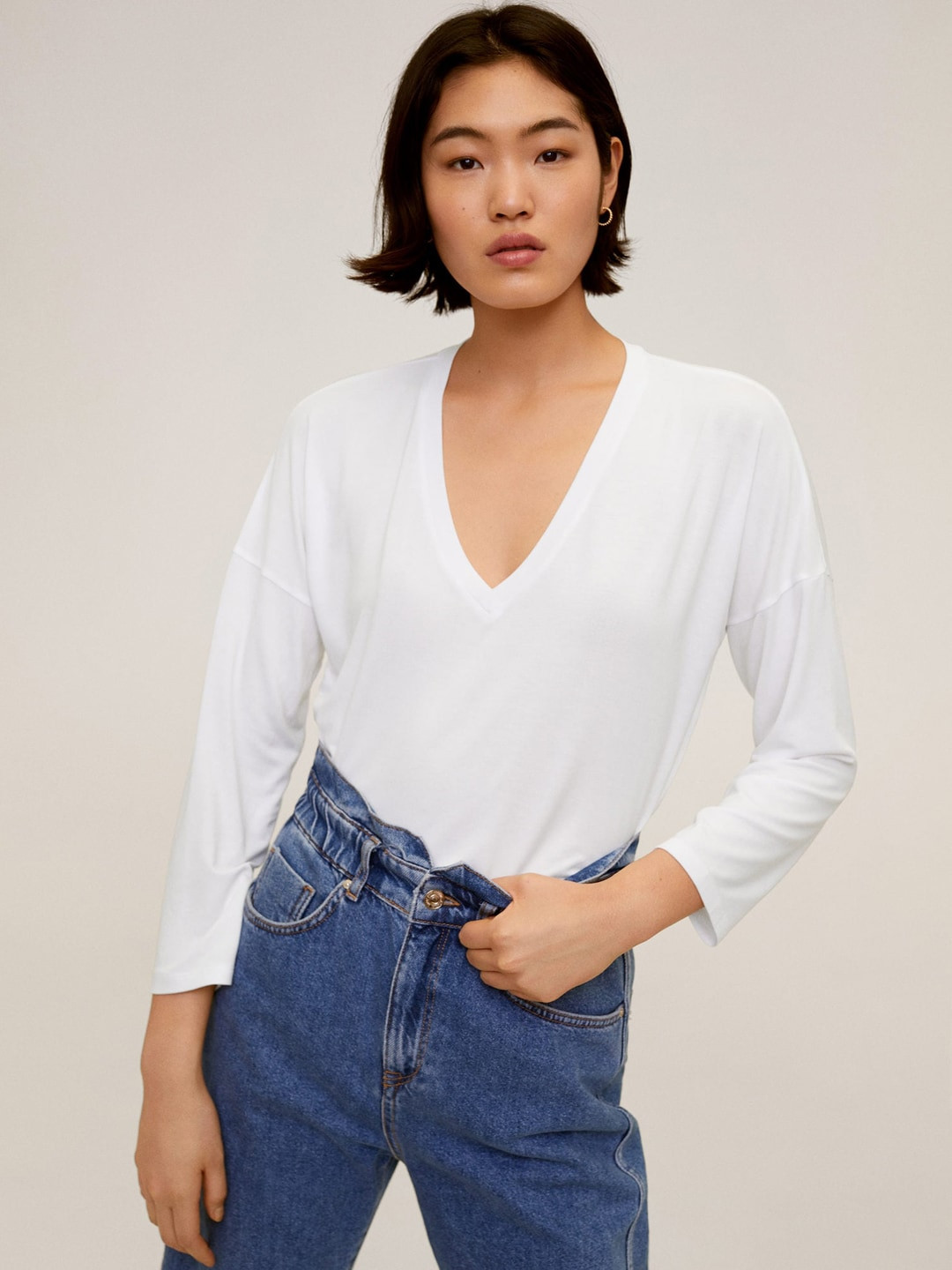 

MANGO Women White Solid V-Neck T-Sustainable Shirt