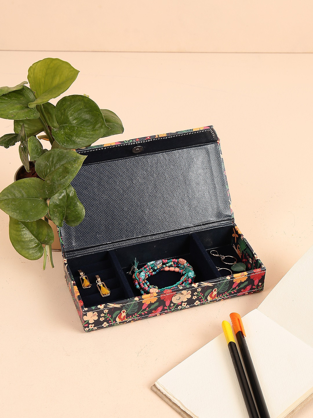 

Chumbak Green & Pink Printed Jewellery Box