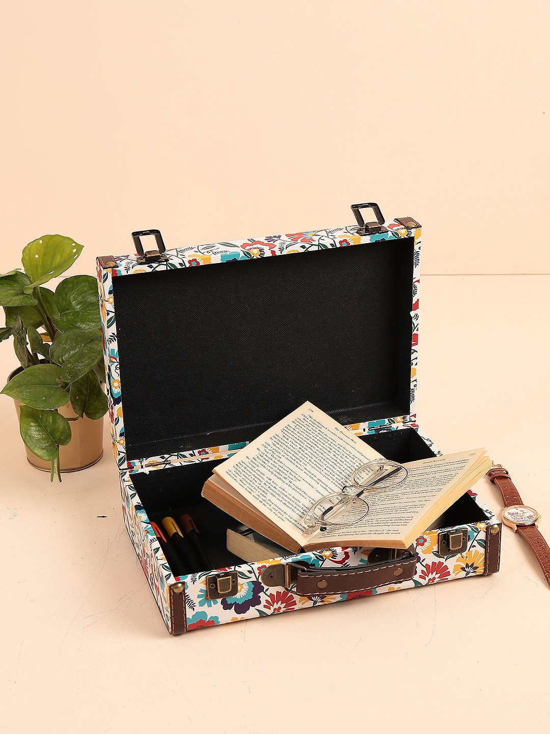 

Chumbak White & Blue Printed Suitcase