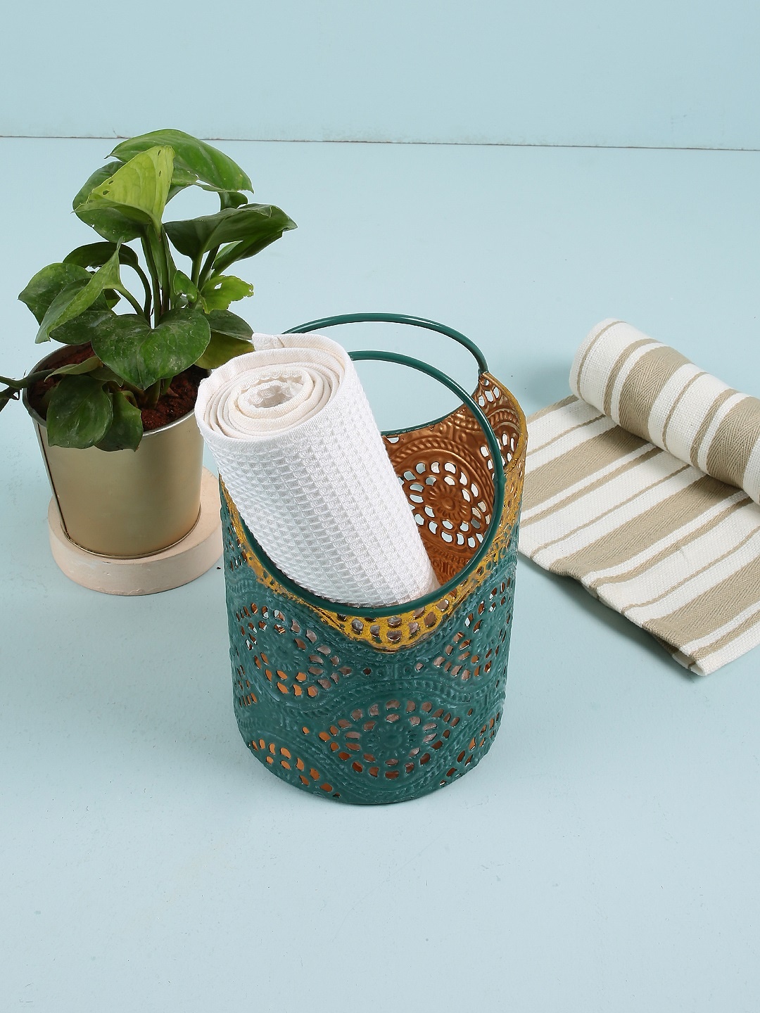 

Chumbak Gold-Toned & Teal BlueCorner Mint Basket
