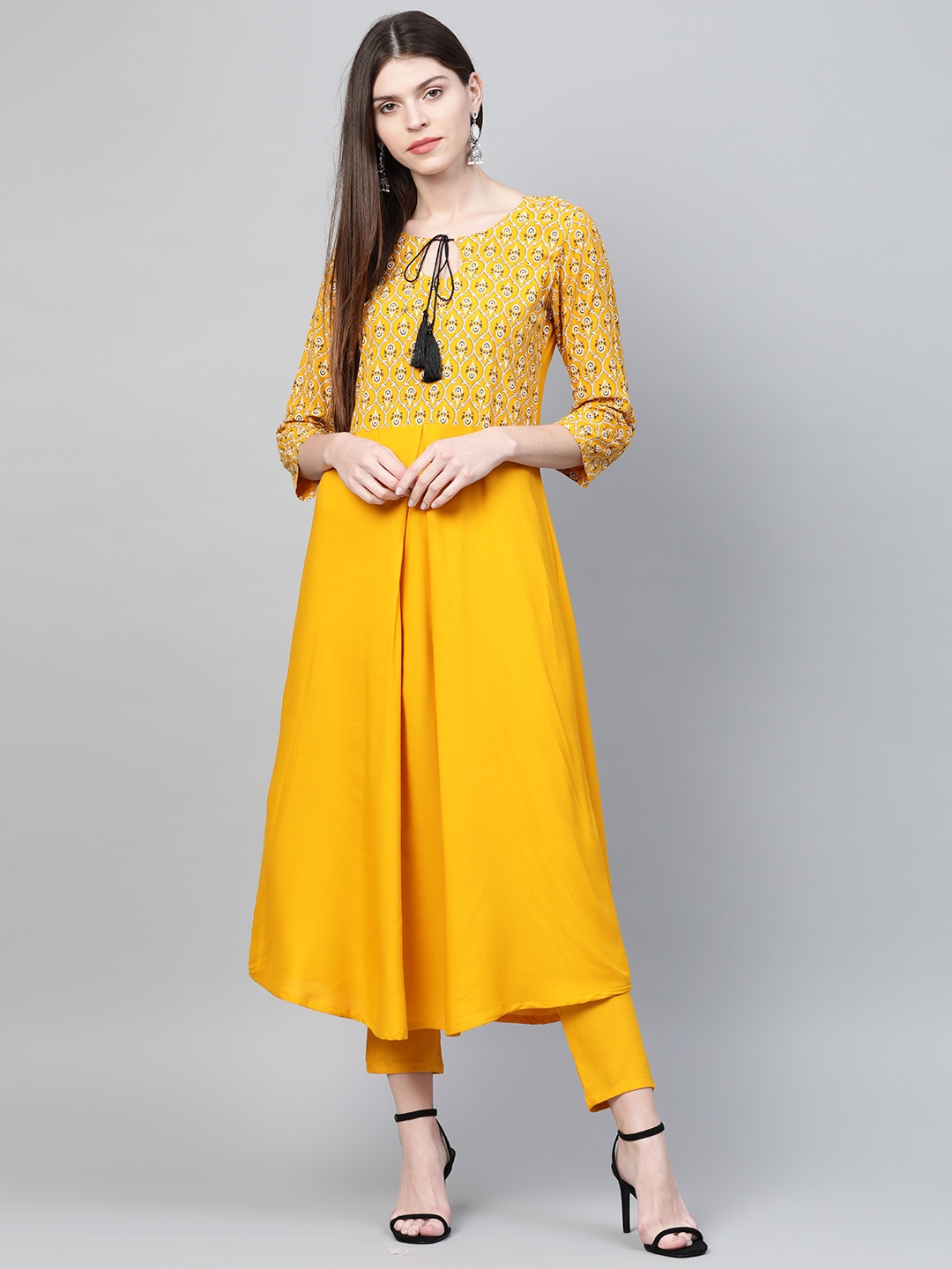 

ZIYAA Women Mustard Yellow Yoke Design Screen Print Kurta with Trousers