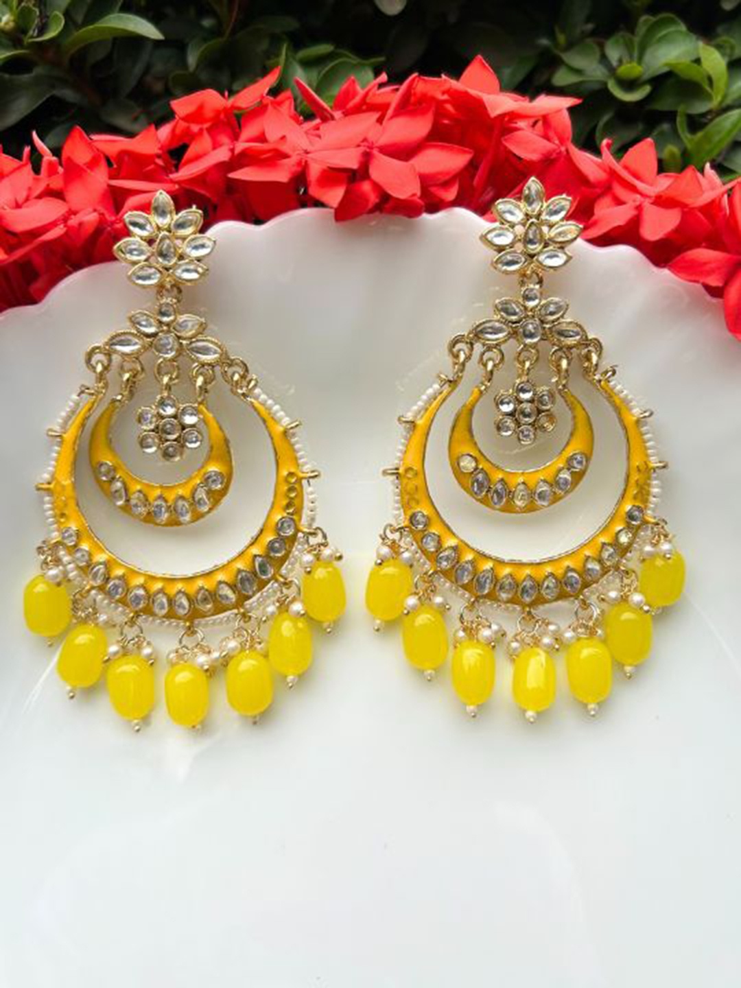 

LAIDA Yellow Gold-Plated Kundan Studded Handcrafted Crescent Shaped Chandbalis