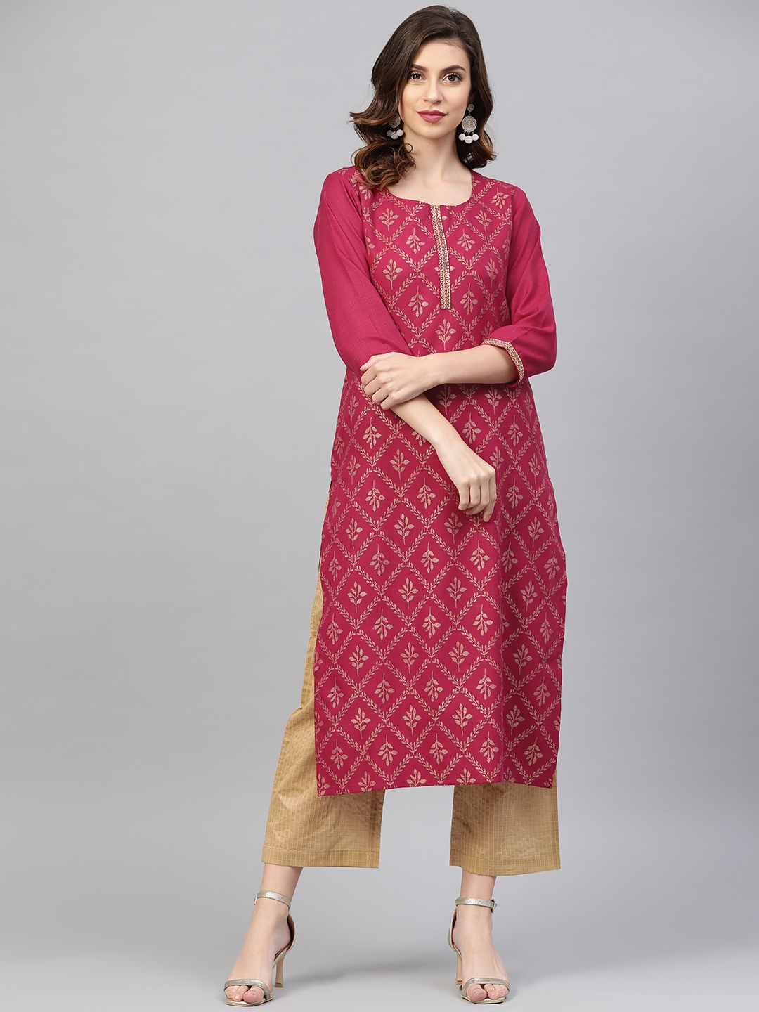 

Varanga Women Pink & Golden Foil Printed Straight Kurta