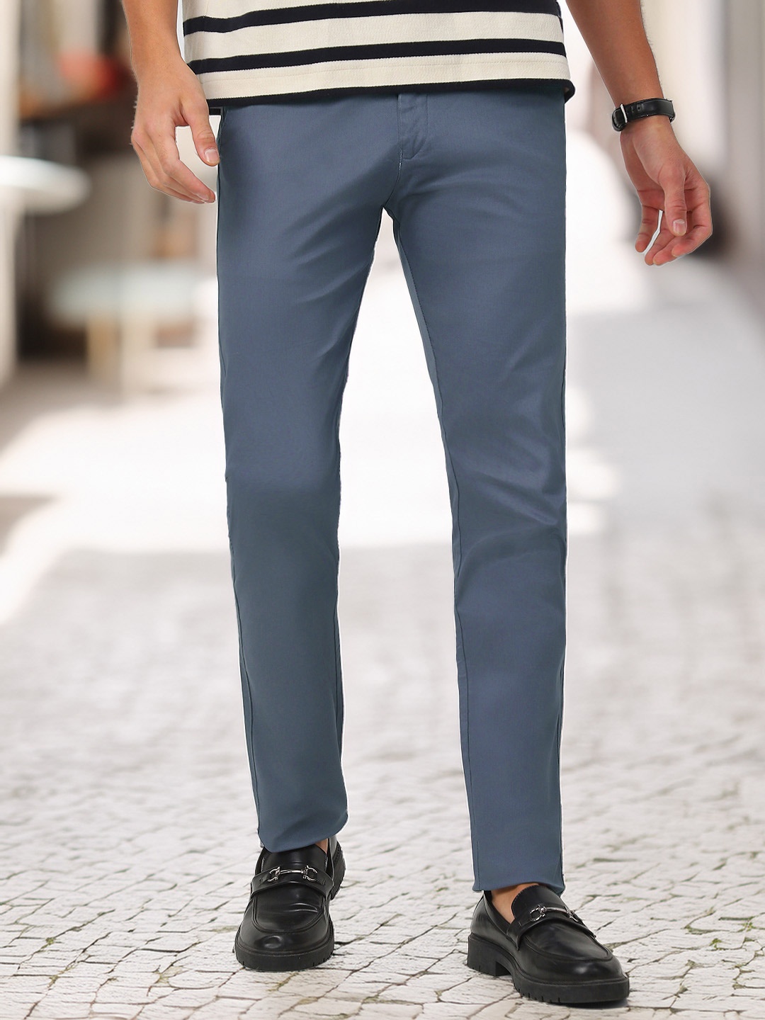 

Urbano Fashion Men Grey Slim Fit Solid Chinos