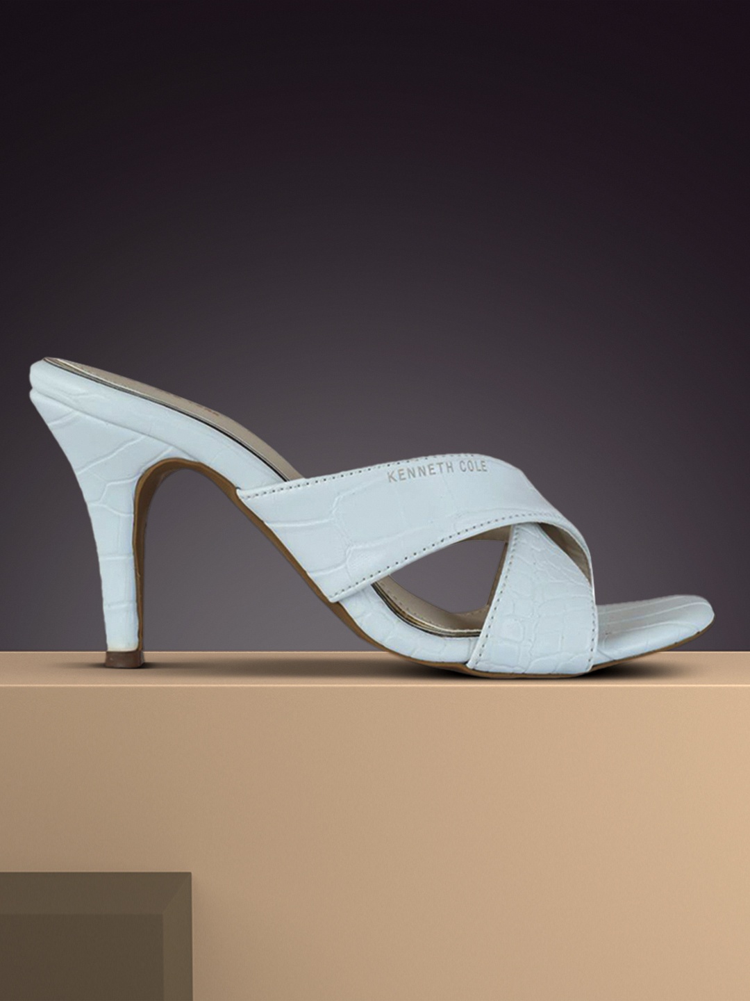 

Kenneth Cole Women White Solid Leather Stilettos