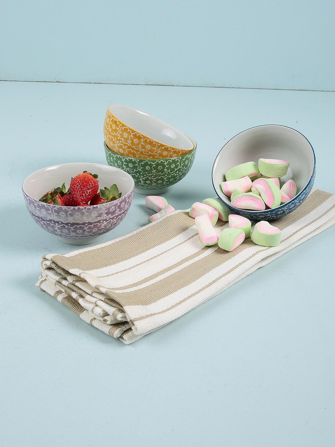 

Chumbak Pack Of 4 Printed Changing Seasons Bowls, White