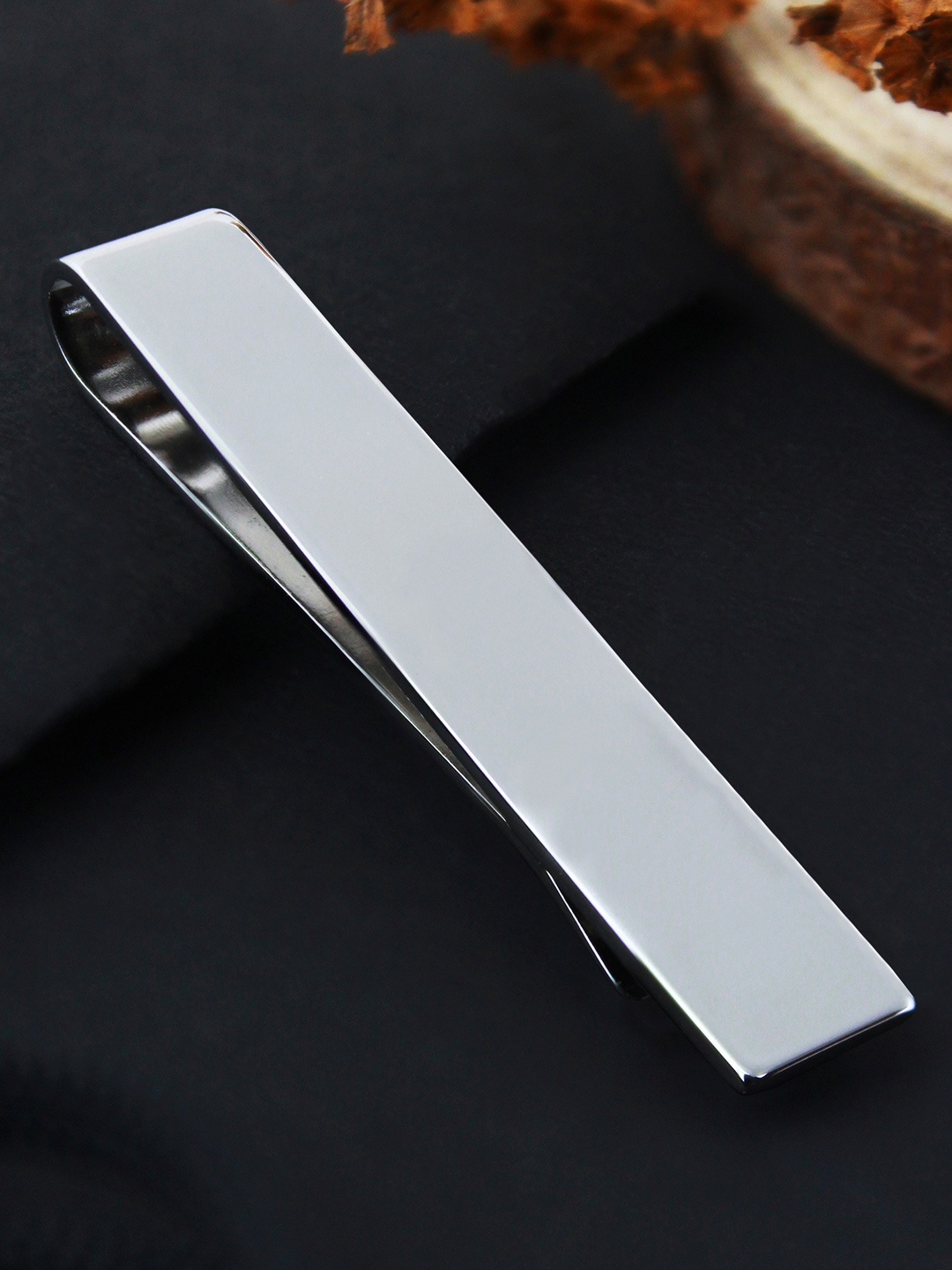 

PELUCHE Unisex Silver-Toned Solid Slim Tie Pin