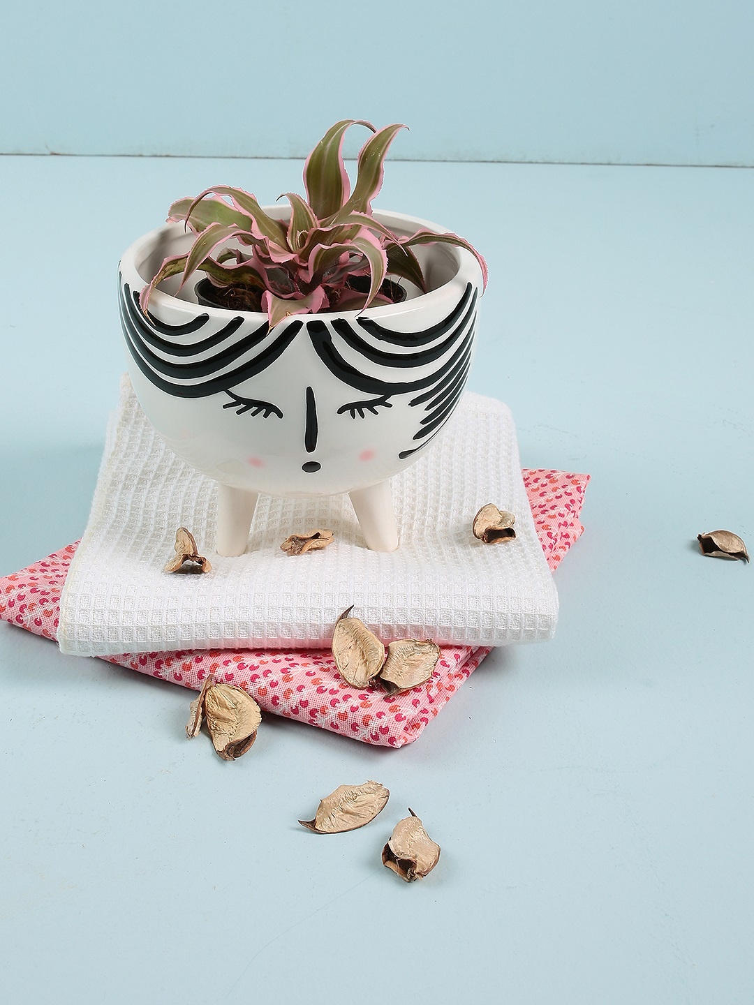 

Chumbak White & Black Printed Planter