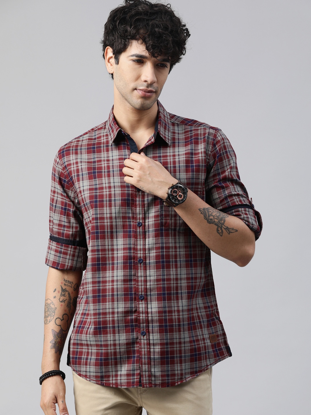 

Roadster Men Regular Fit Checked Casual Shirt, Multi