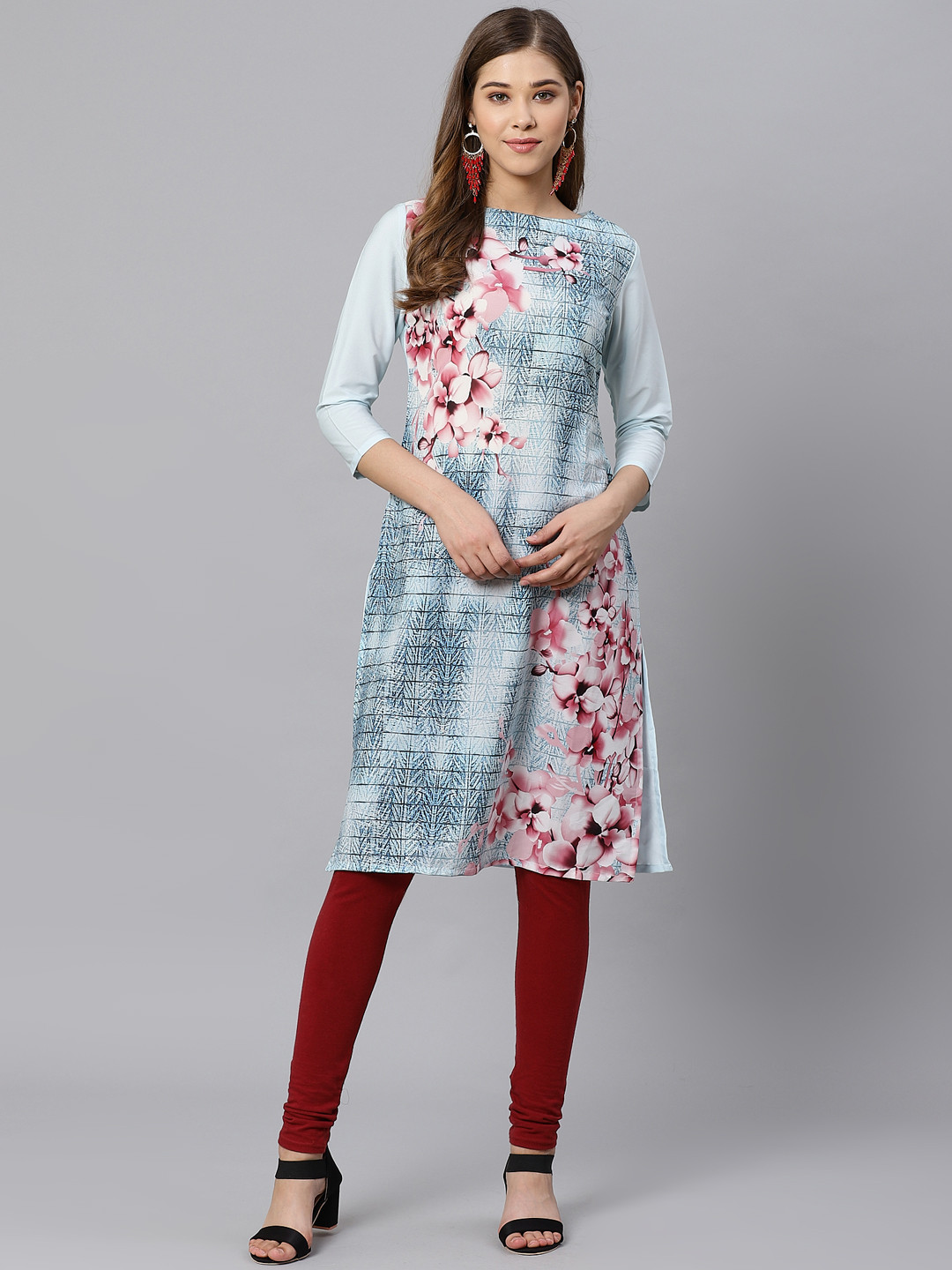 

Kifahari Women Blue & Pink Floral Print Straight Kurta