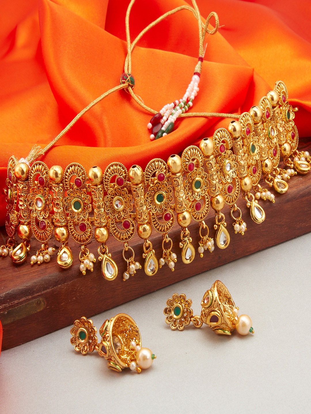 

Peora Pink & Green Gold-Plated Kundan & Pearl Temple Jewellery Set