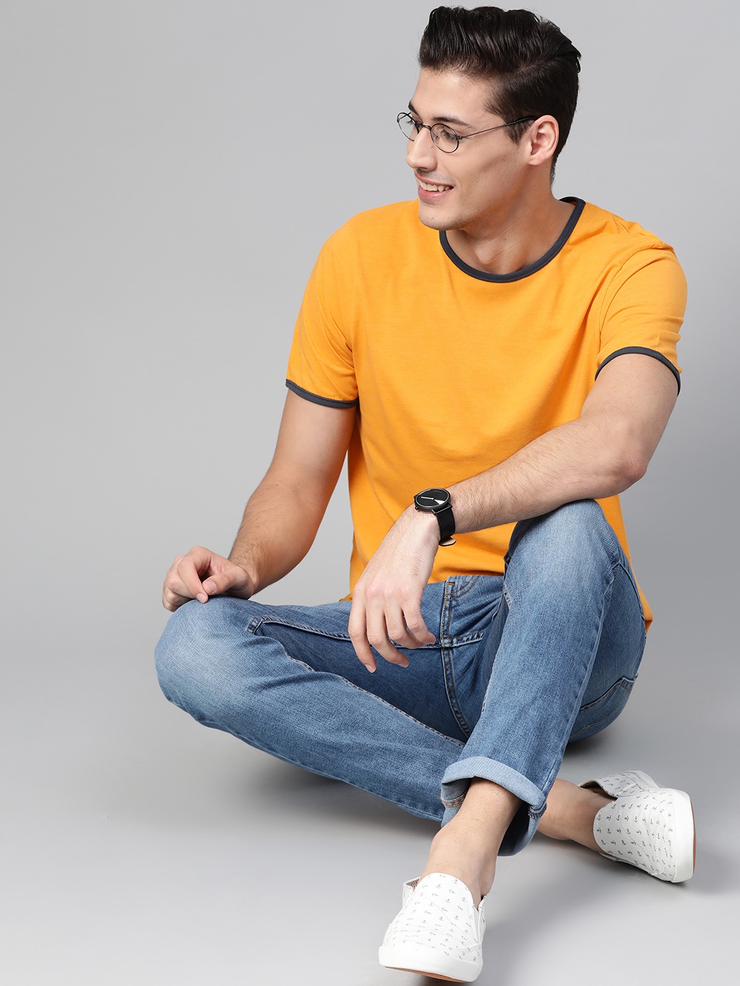 

Mast & Harbour Men Mustard Yellow Solid Round Neck T-shirt