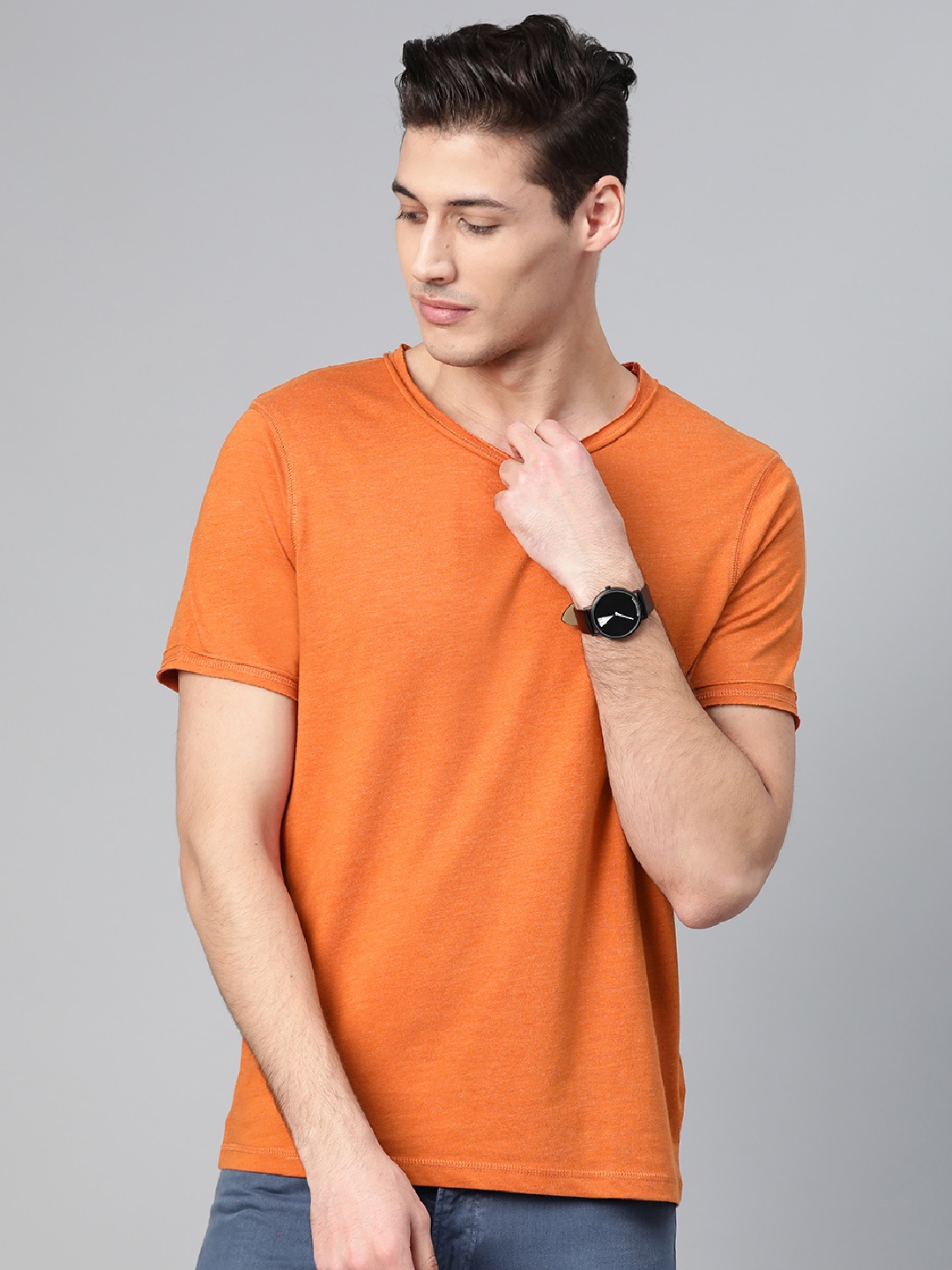 

Mast & Harbour Men Rust Orange Solid Round Neck T-shirt