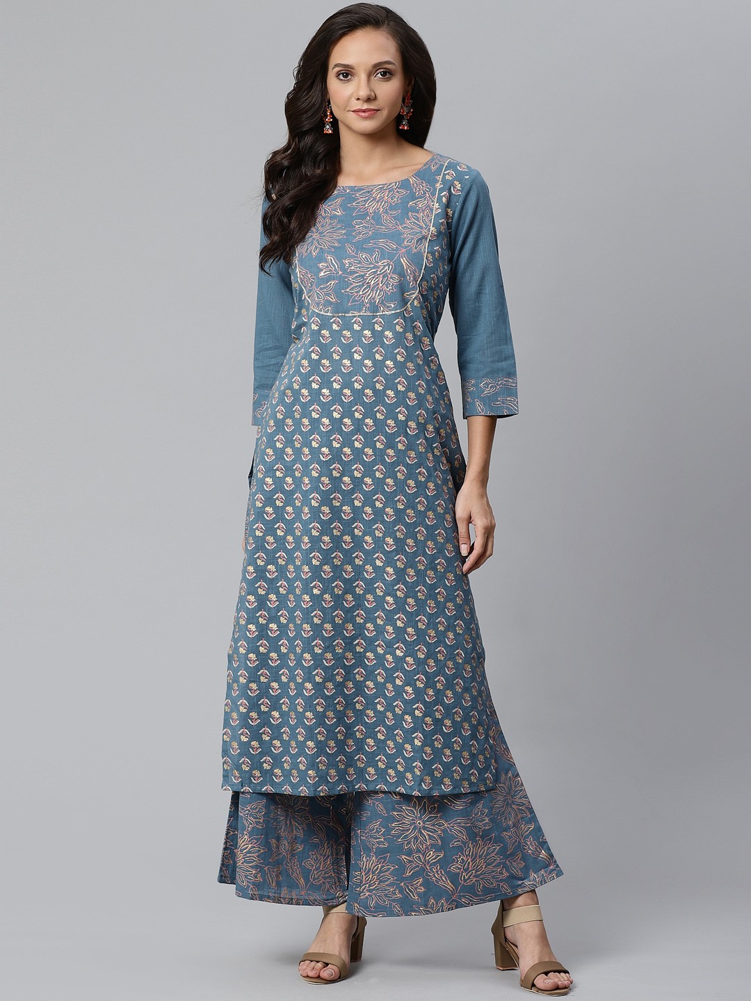 

Varanga Women Teal Blue & Golden Foil Print Kurta with Palazzos