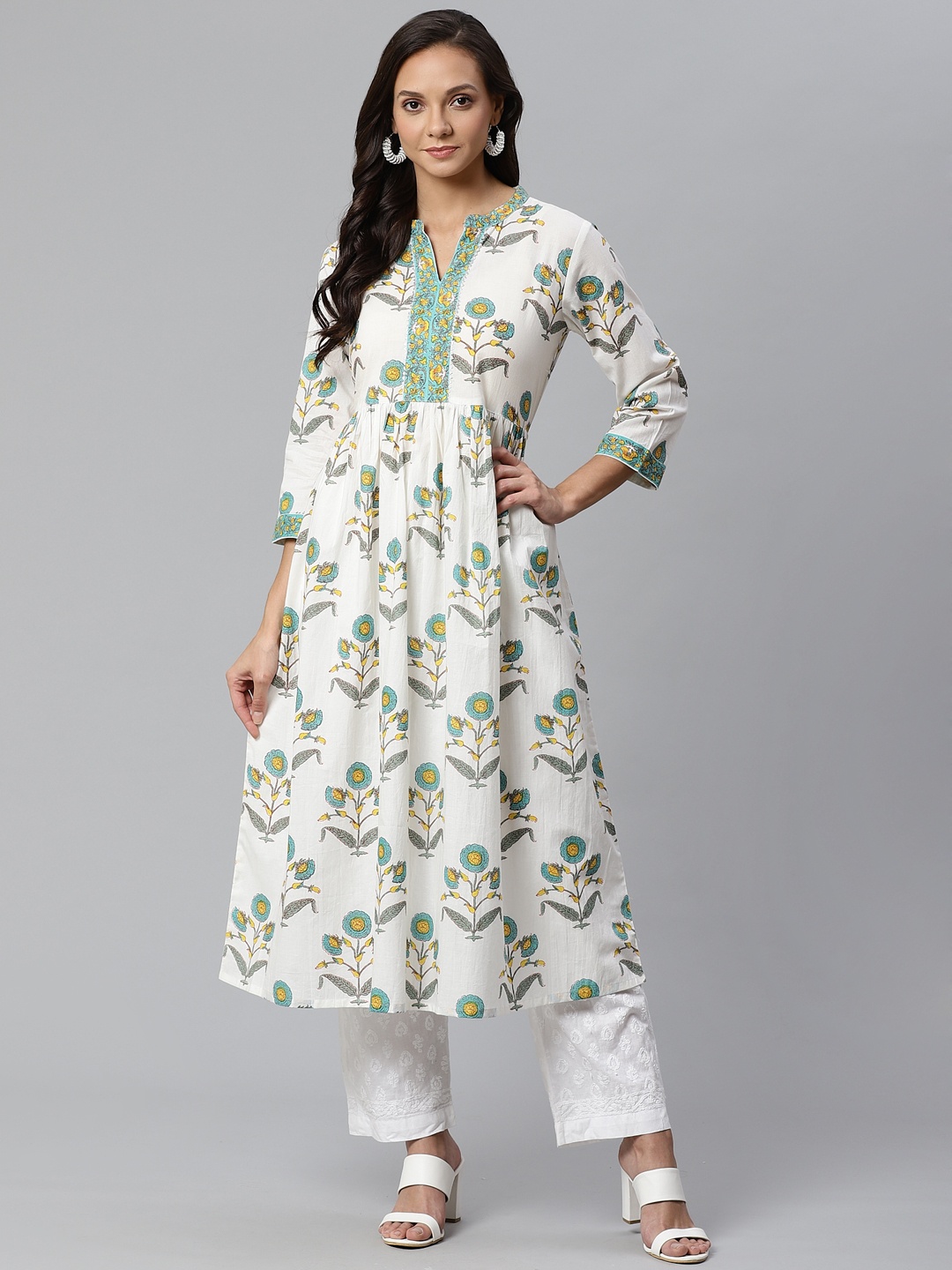 

Varanga Women Off-White & Green Screen Printed A-Line Kurta