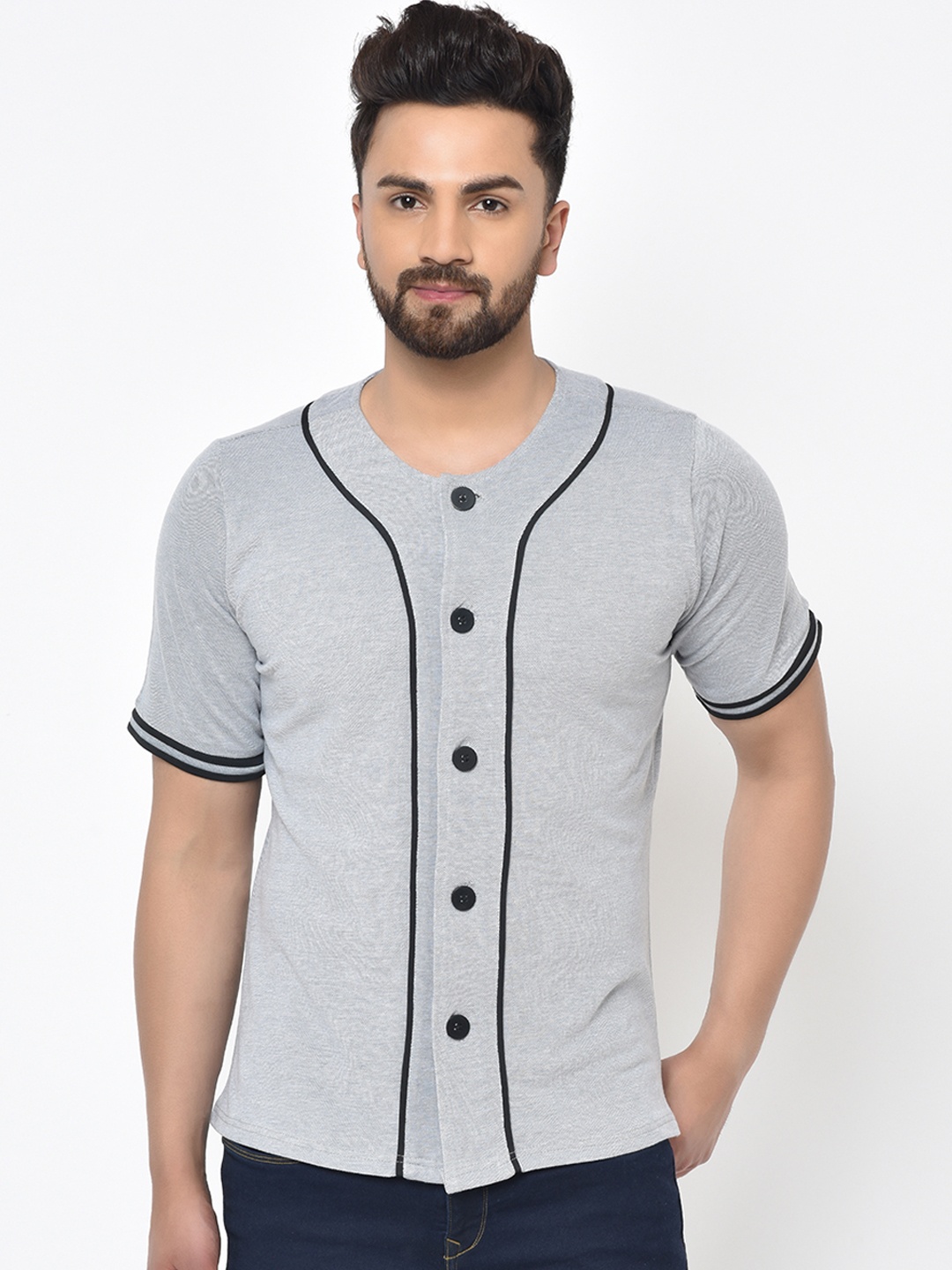 

Aesthetic Bodies Men Grey Solid Round Neck T-shirt