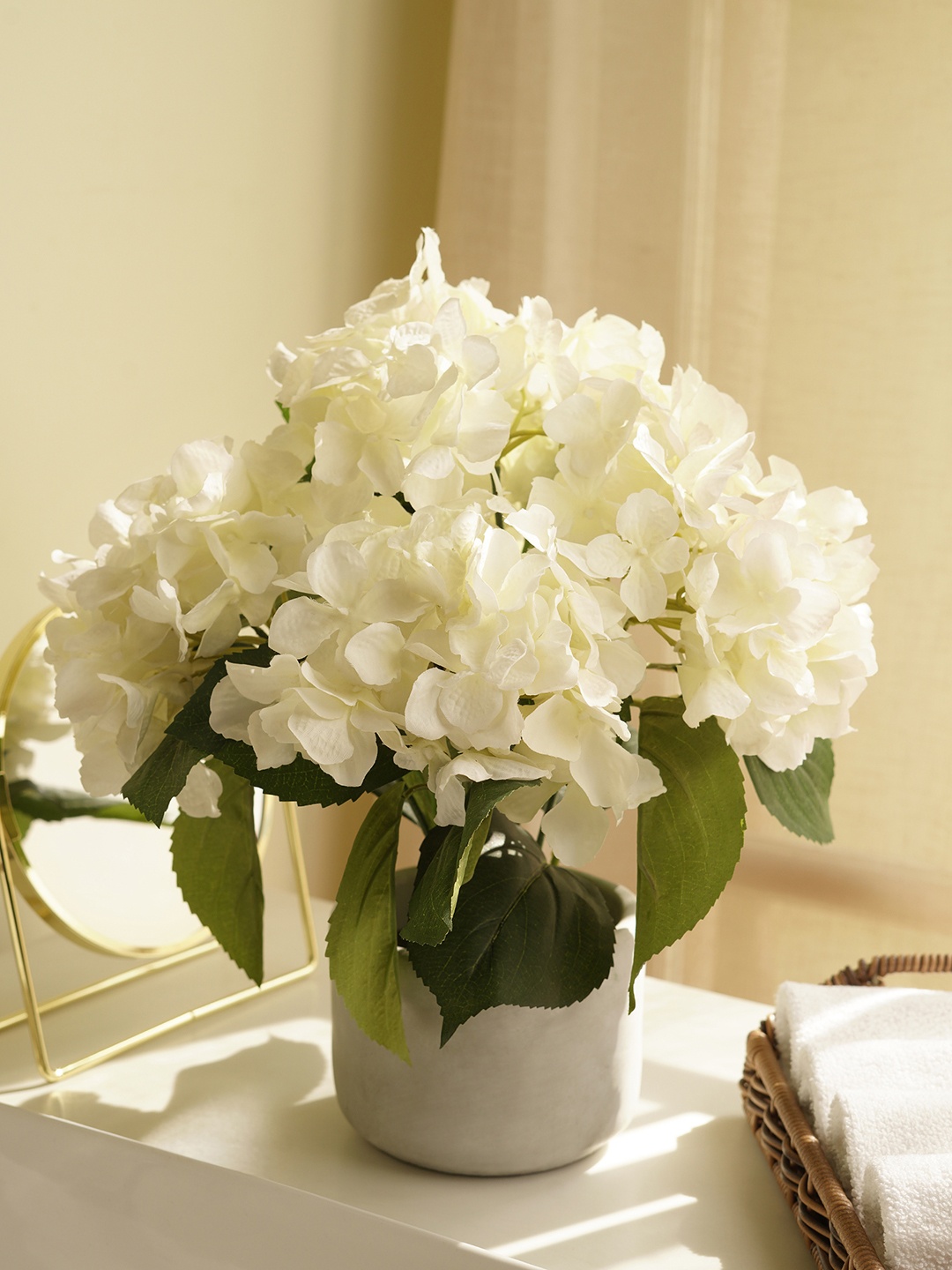 

Pure Home and Living White Artificial Hydrangea Bush With Pot