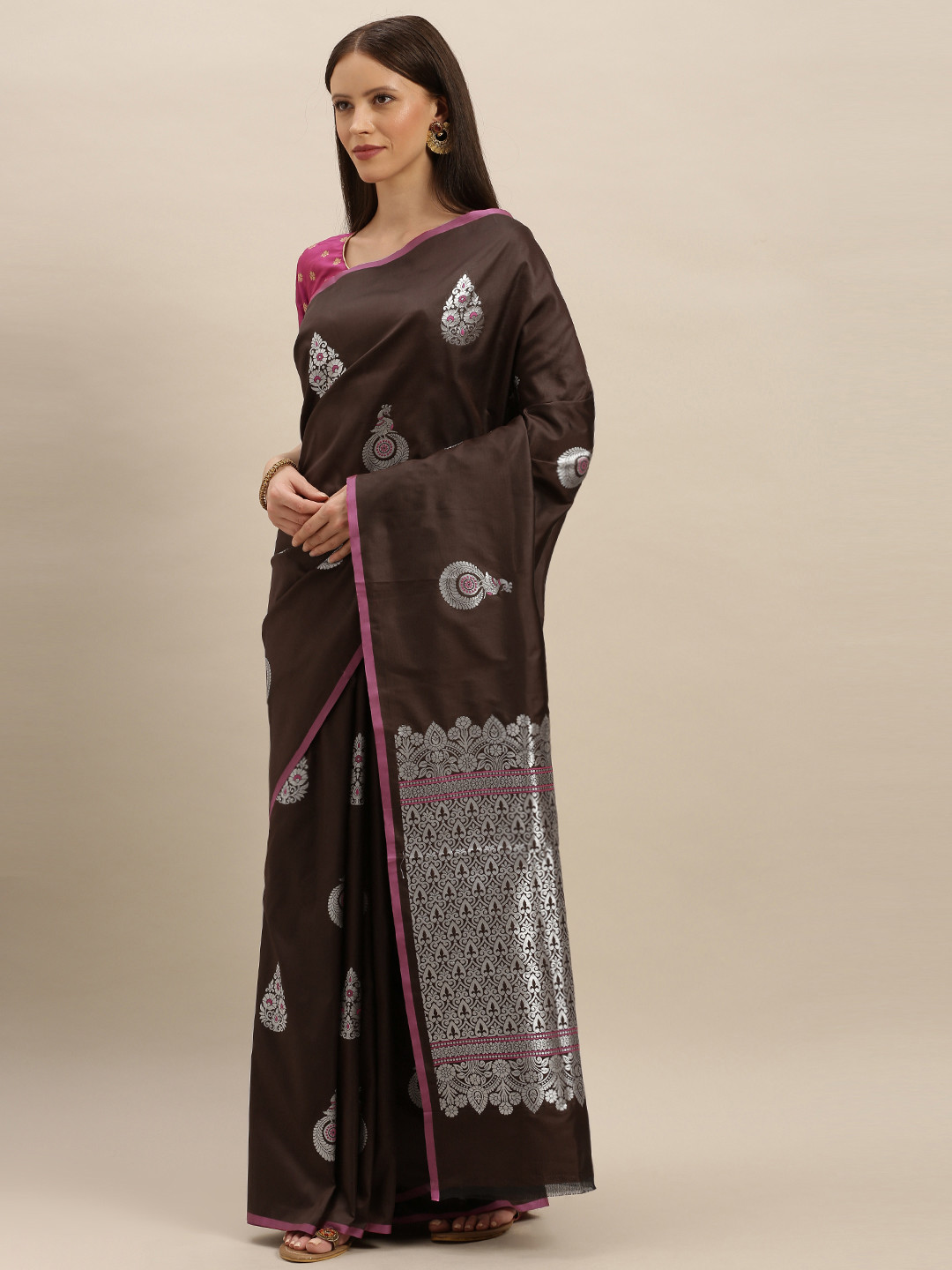 

VASTRANAND Coffee Brown & Silver-Toned Silk Blend Woven Design Kanjeevaram Saree
