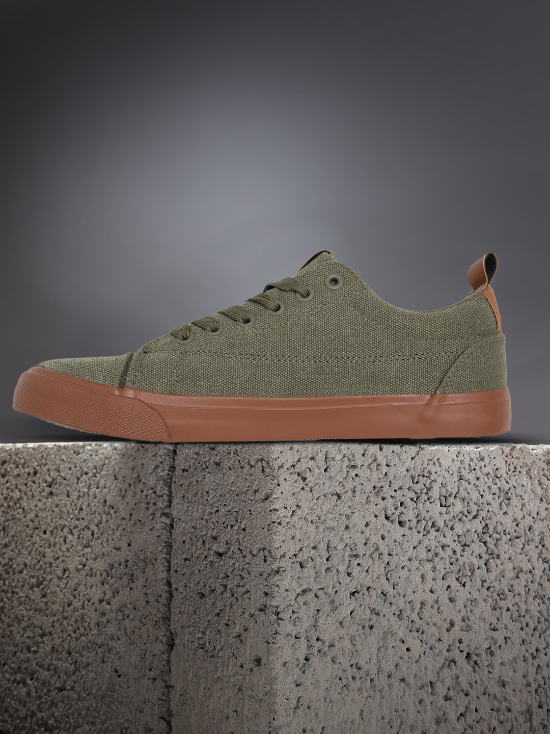 

Roadster Men Olive Solid Sneakers