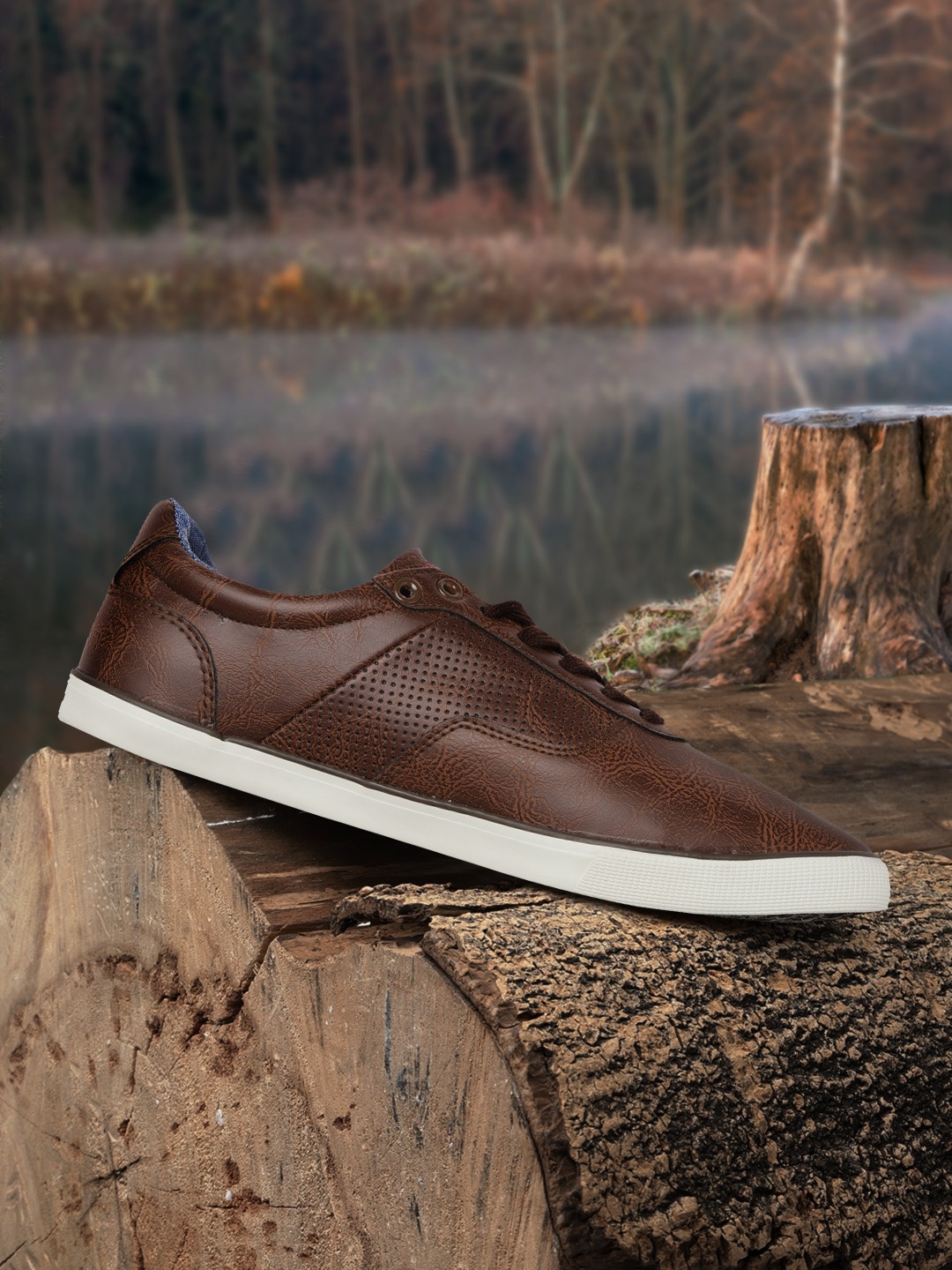 

Roadster Men Brown Solid Sneakers