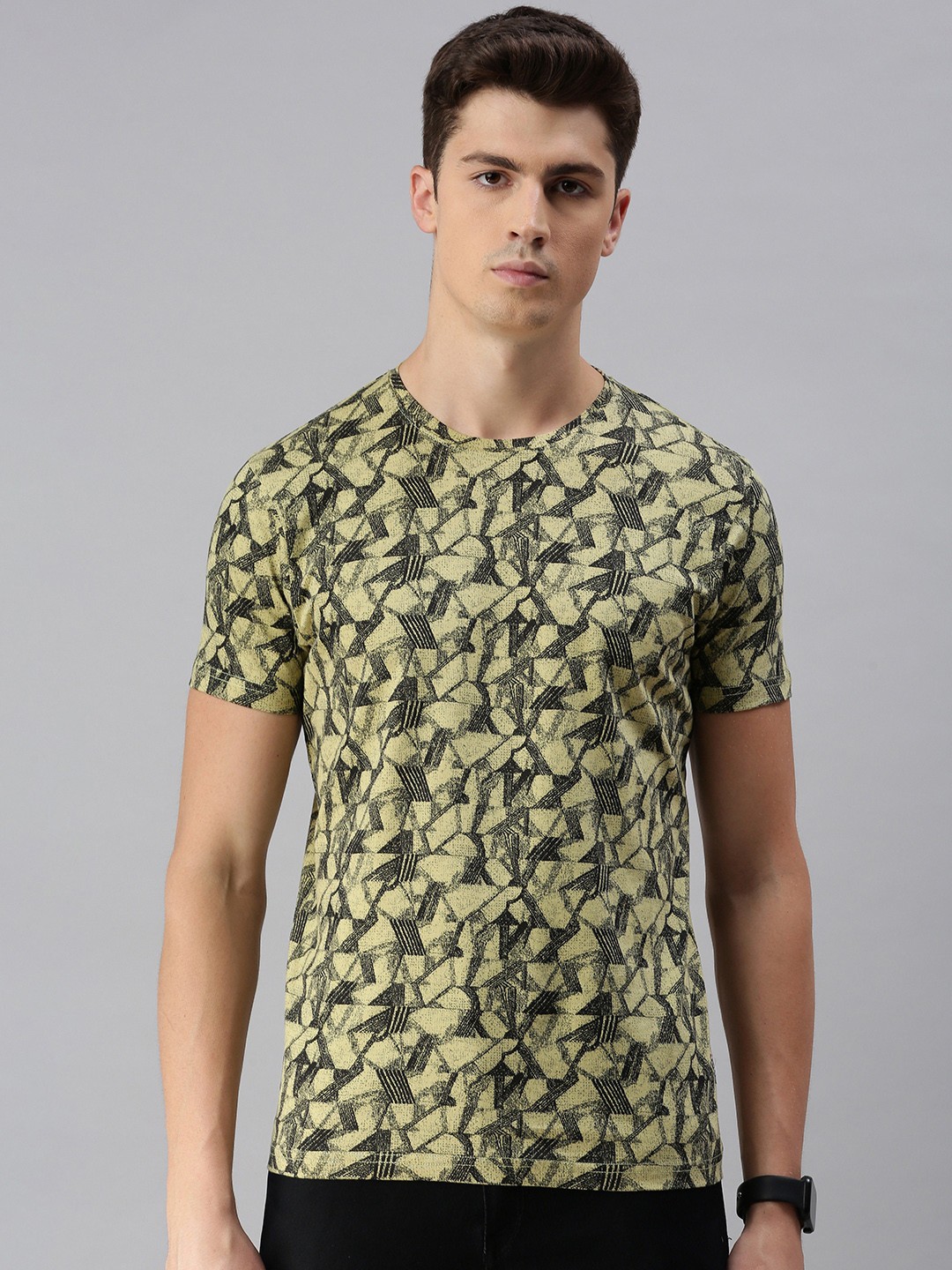 

BEAT LONDON by PEPE JEANS Men Olive Green Black Printed Slim Fit Round Neck Pure Cotton T-shirt