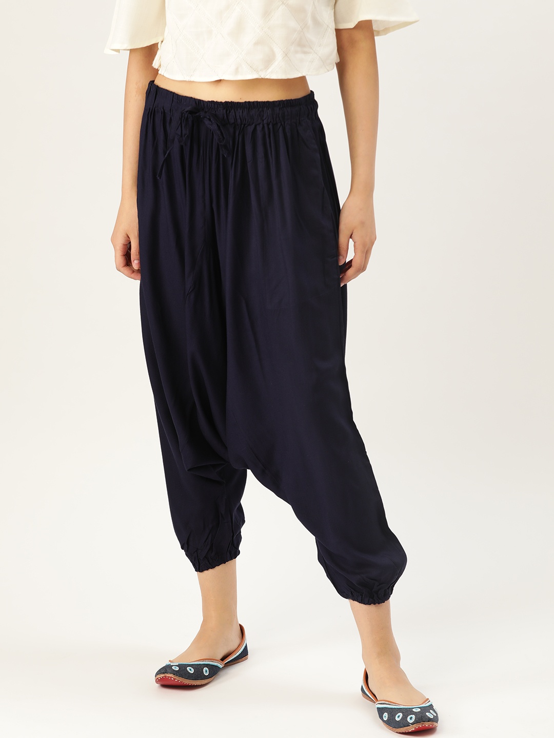 

InWeave Women Navy Blue Solid Loose Fit Cropped Harem Pants