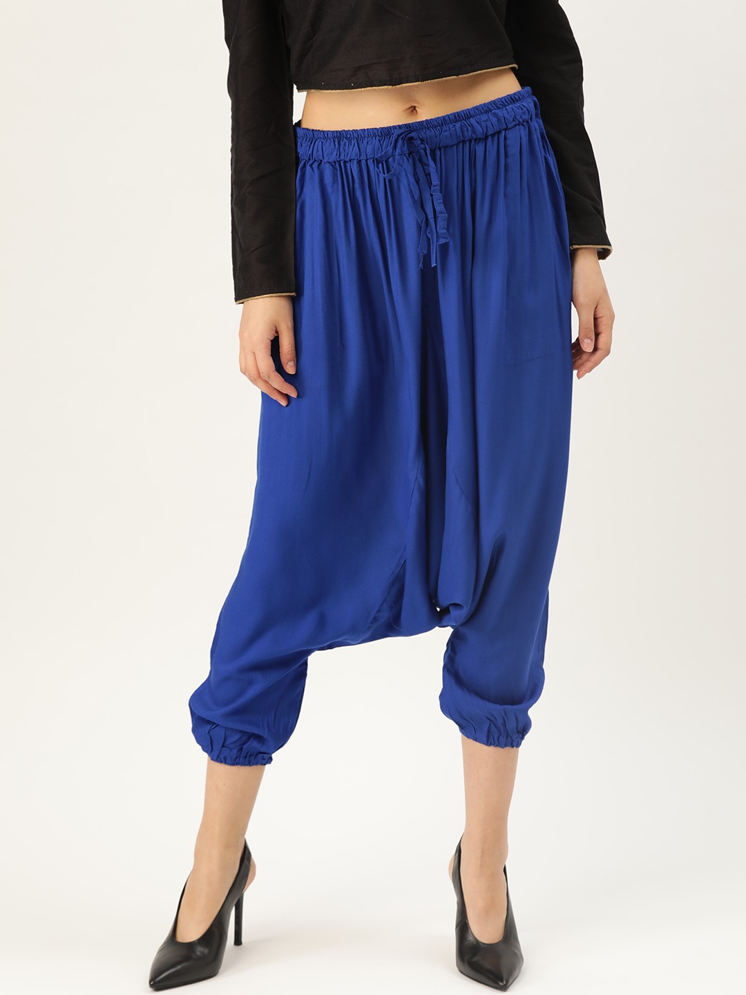 

InWeave Women Blue Solid Cropped Harem Pants