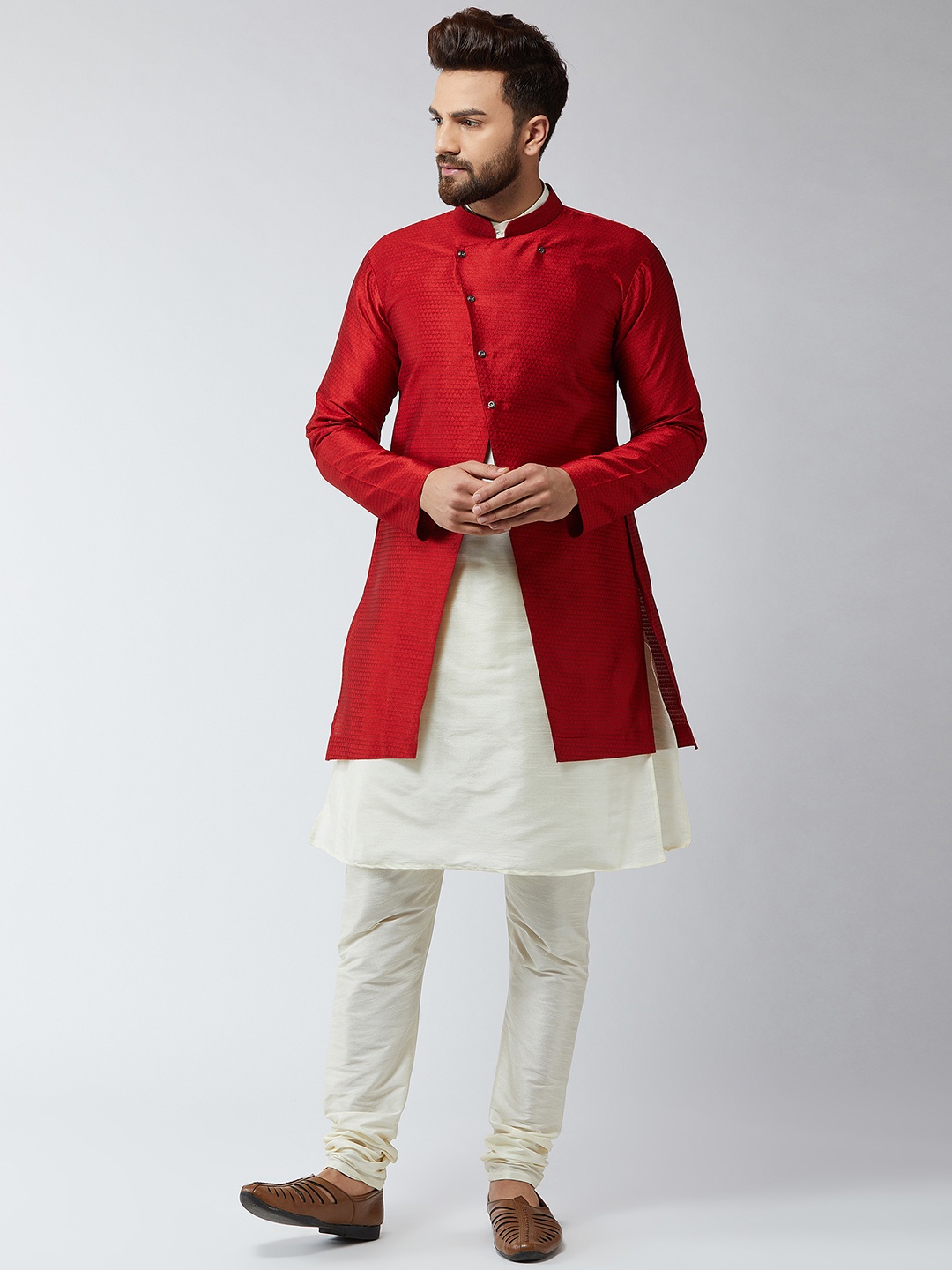 

SOJANYA Men Maroon & Off White Self-Design Sherwani Set
