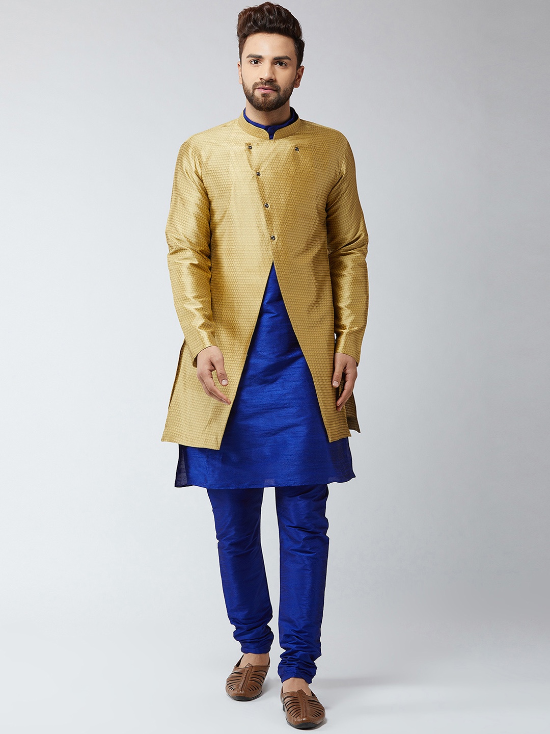 

Sojanya Men Blue & Gold-Toned Self Design Sherwani Set