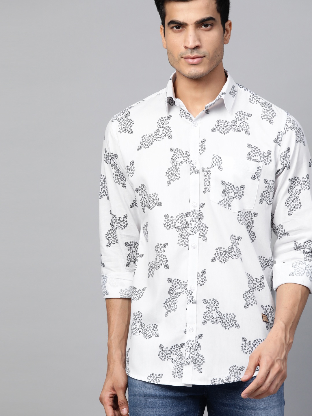 

DENNISON Men White & Navy Blue Comfort Slim Fit Floral Print Casual Shirt