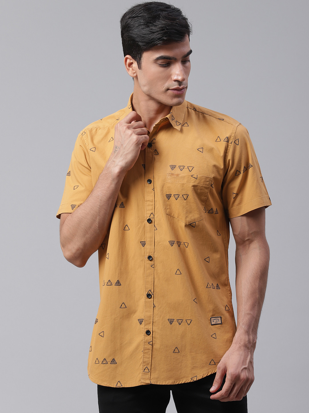 

DENNISON Men Mustard Yellow & Black Comfort Slim Fit Geometric Print Casual Shirt
