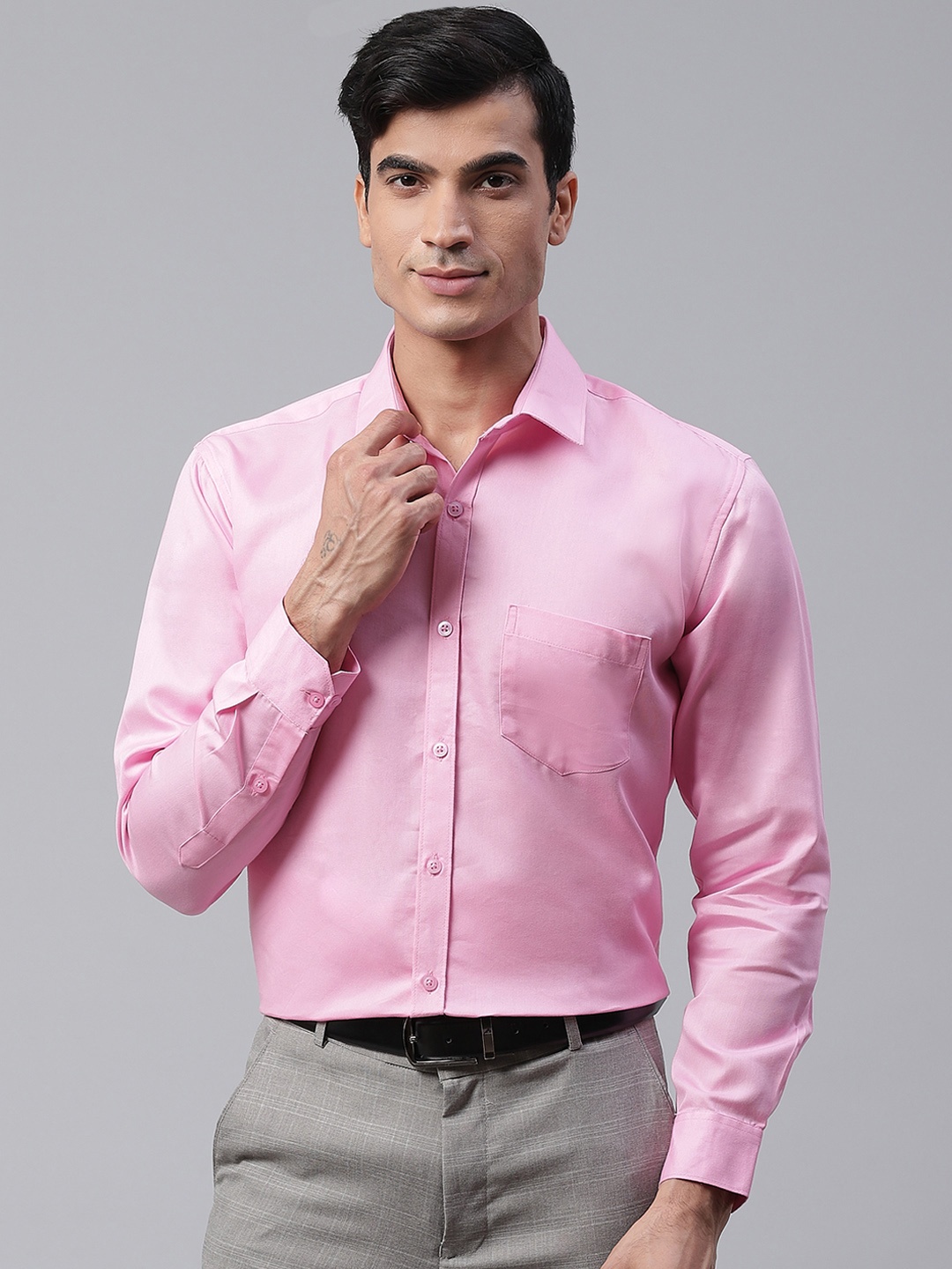 

DENNISON Men Pink Comfort Slim Fit Solid Formal Shirt