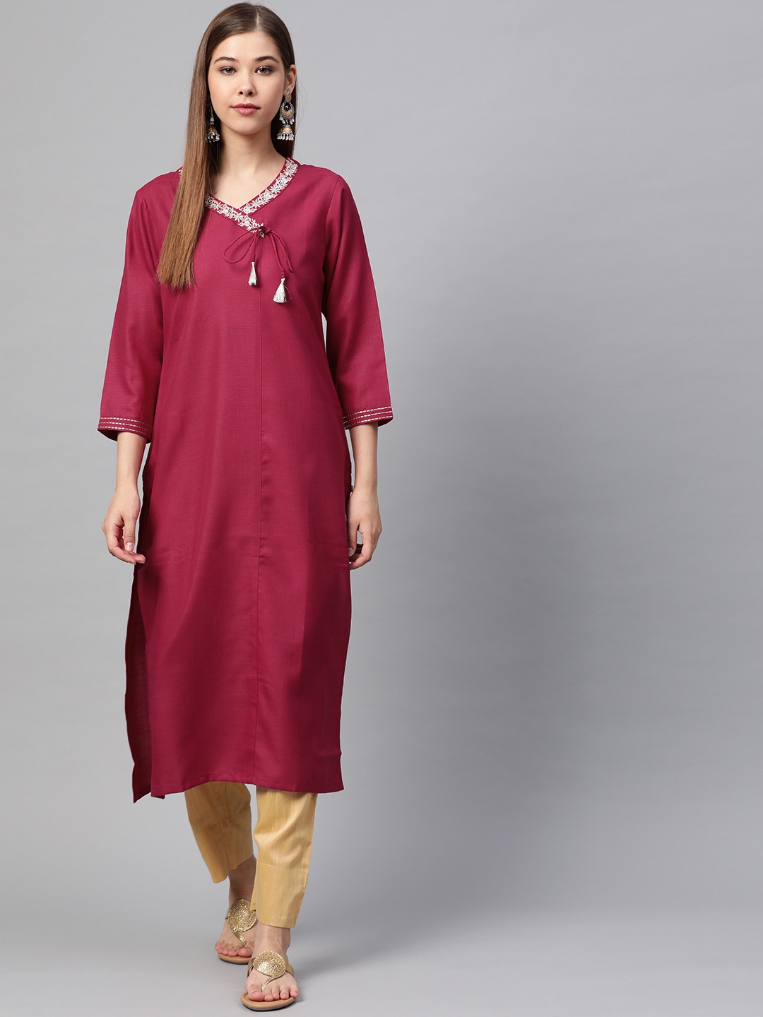 

Varanga Women Magenta Embroidered Straight Kurta