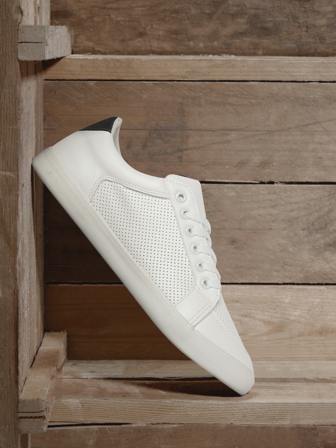 

Roadster Men White Sneakers