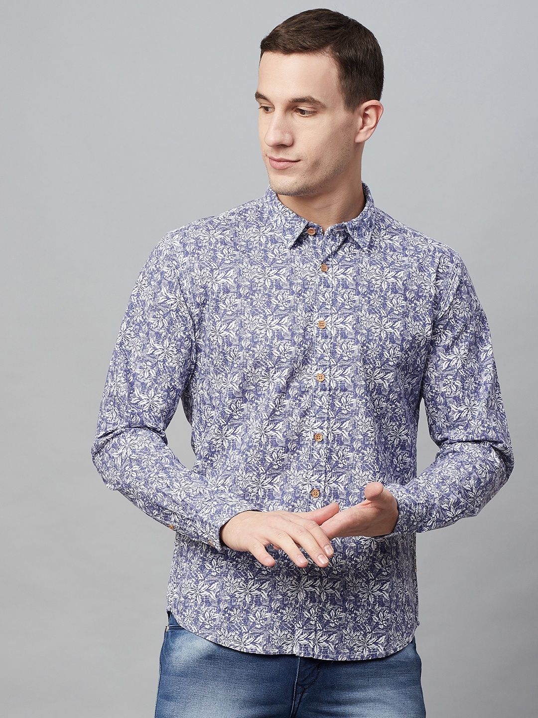 

BEAT LONDON by PEPE JEANS Men Blue & White Slim Fit Floral Print Casual Shirt
