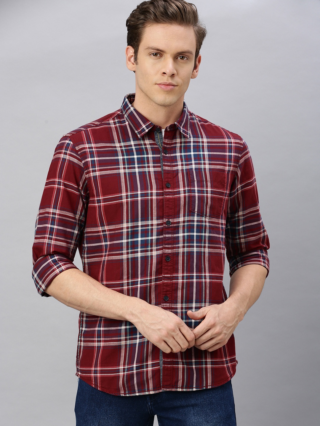 

BEAT LONDON by PEPE JEANS Men Maroon & White Slim Fit Checked Casual Shirt
