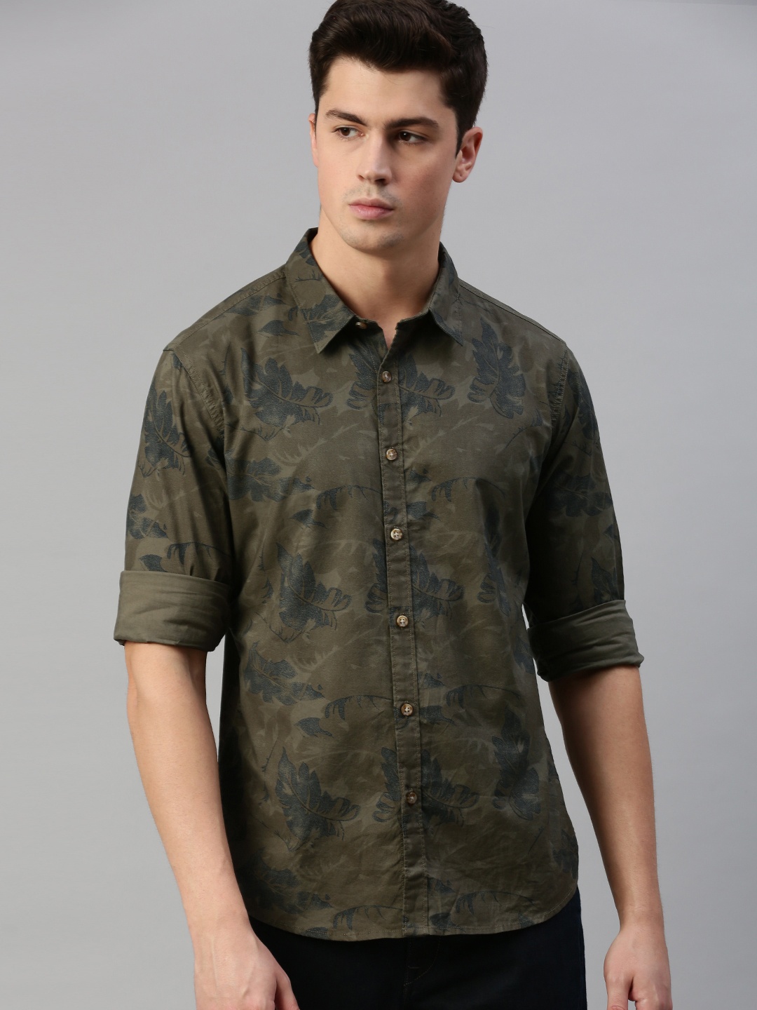 

BEAT LONDON by PEPE JEANS Men Olive Green & Brown Slim Fit Tropical Printed Casual Shirt