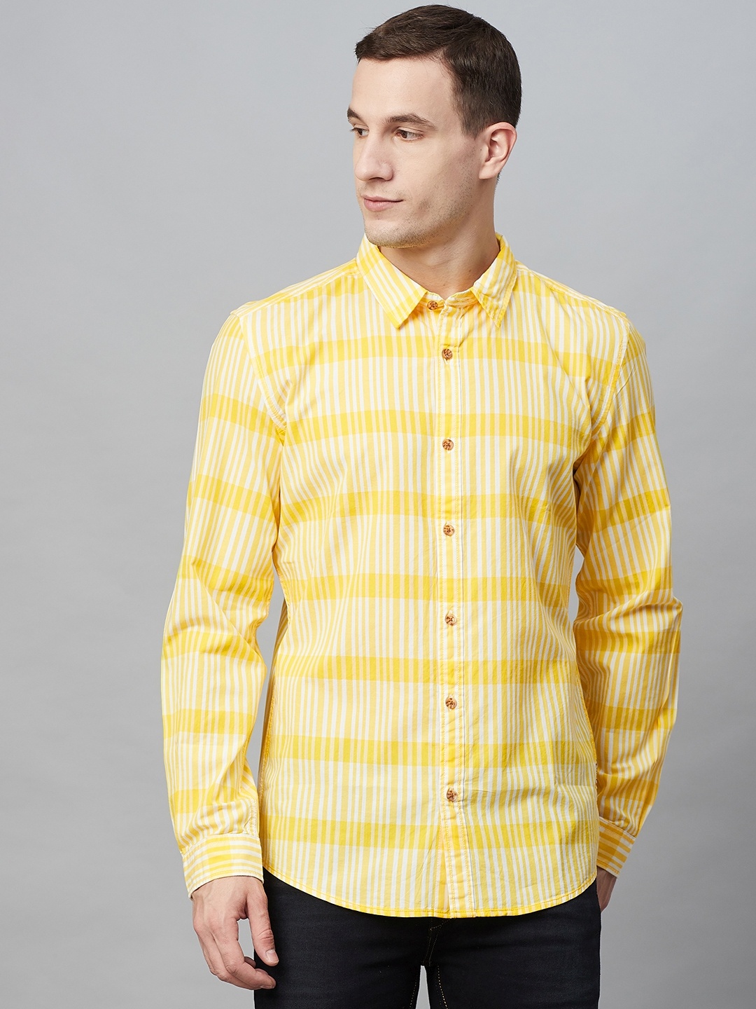 

BEAT LONDON by PEPE JEANS Men Yellow & White Slim Fit Checked Casual Shirt