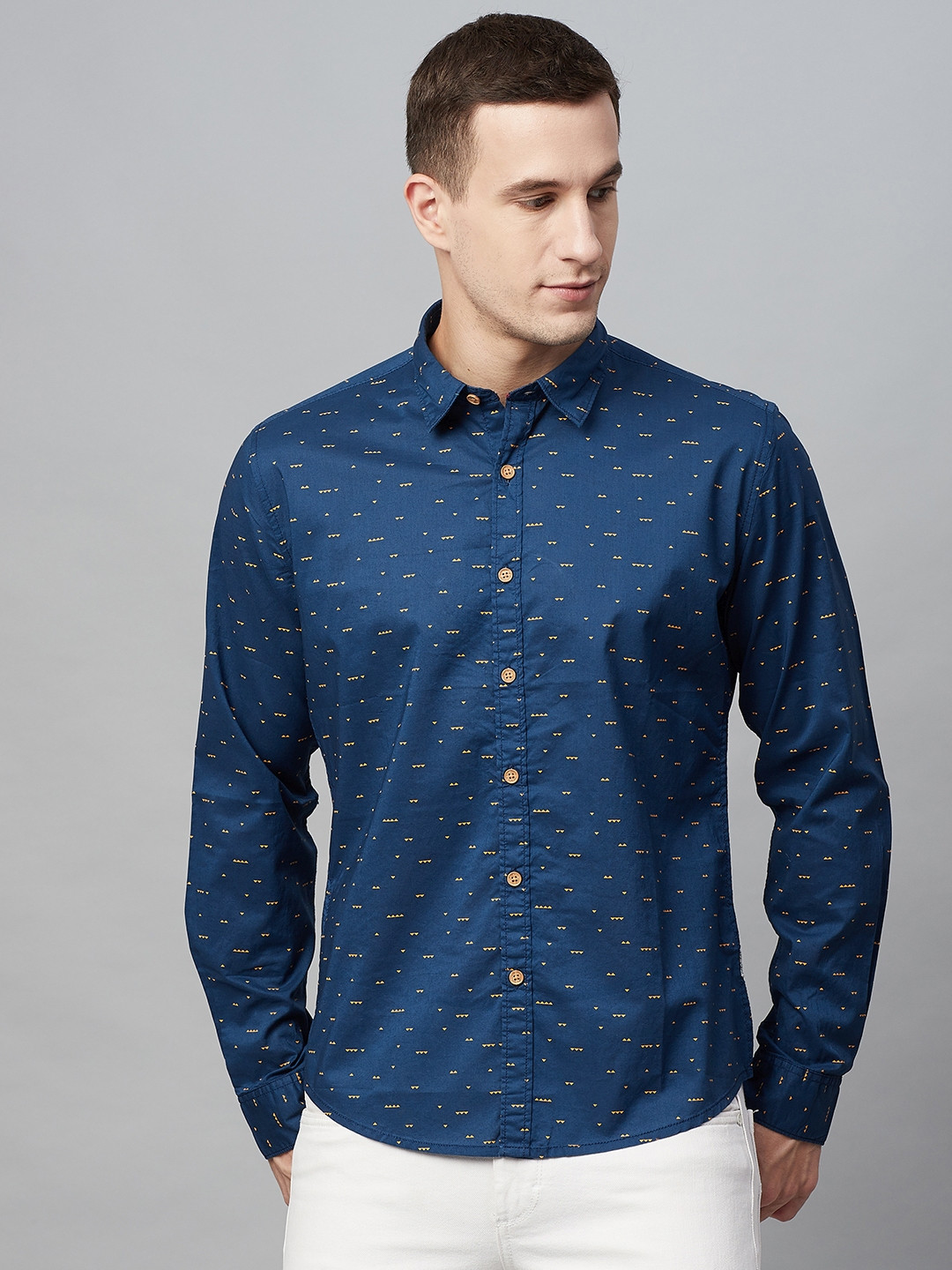 

BEAT LONDON by PEPE JEANS Men Navy Blue & Mustard Yellow Slim Fit Printed Casual Shirt