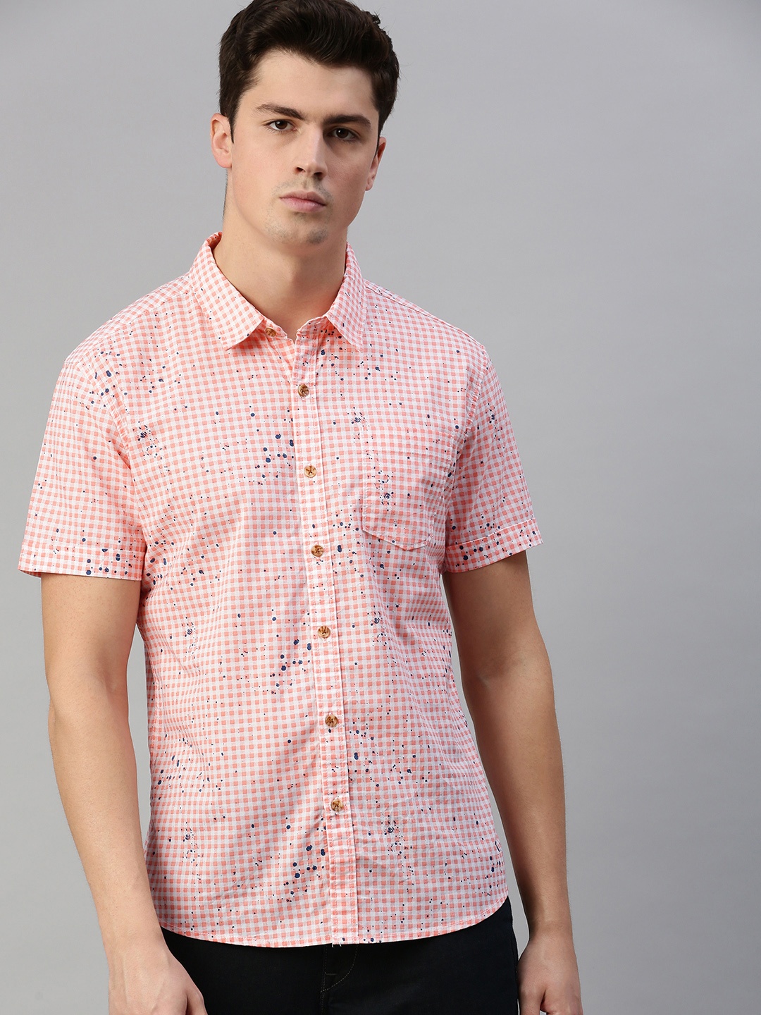 

BEAT LONDON by PEPE JEANS Men Peach-Coloured & Off-White Slim Fit Checked Casual Shirt