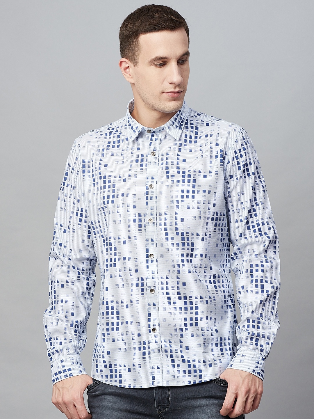 

BEAT LONDON by PEPE JEANS Men Off-White & Blue Slim Fit Printed Casual Shirt