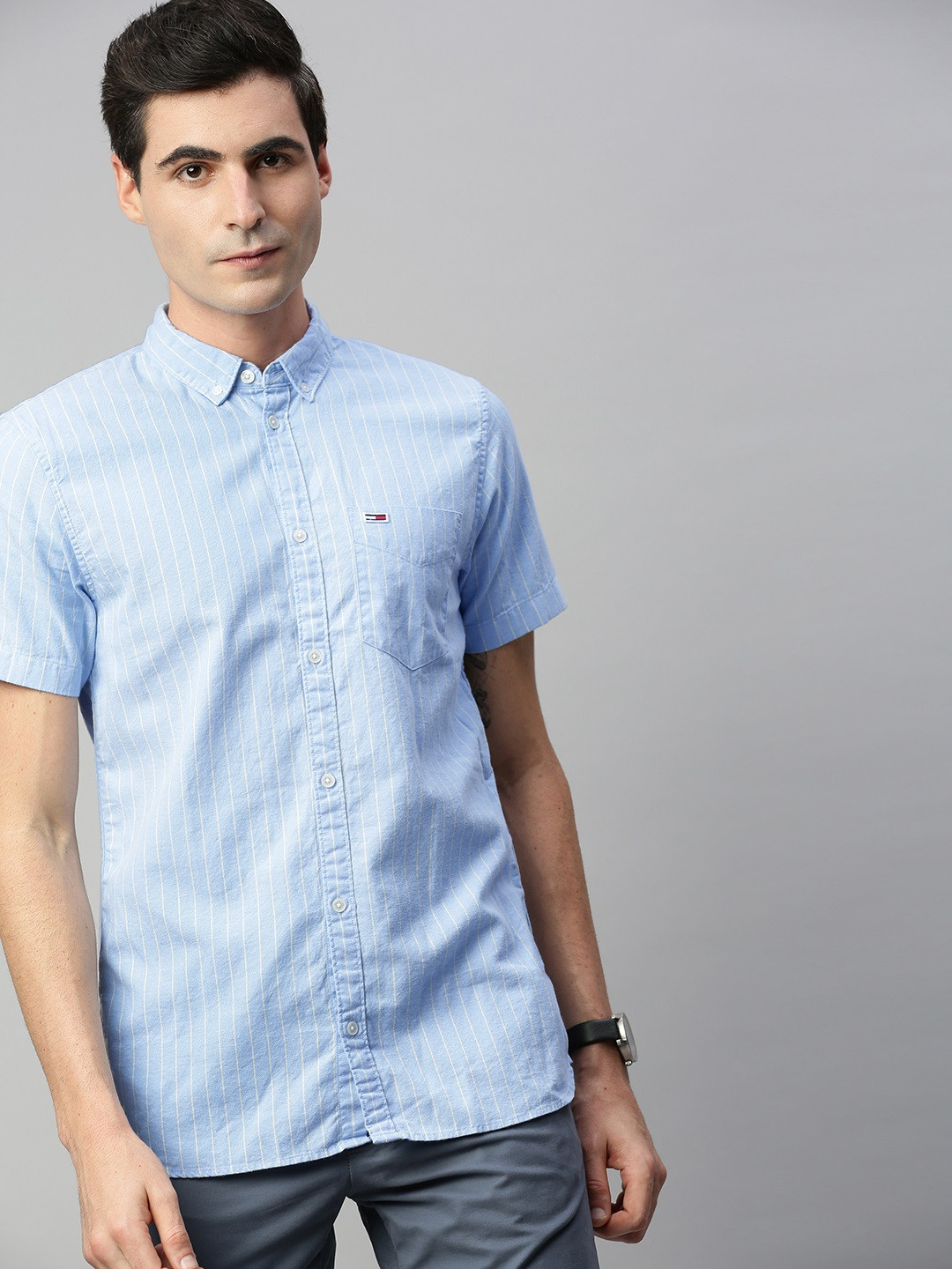 

Tommy Hilfiger Men Blue & White Slim Fit Striped Casual Shirt
