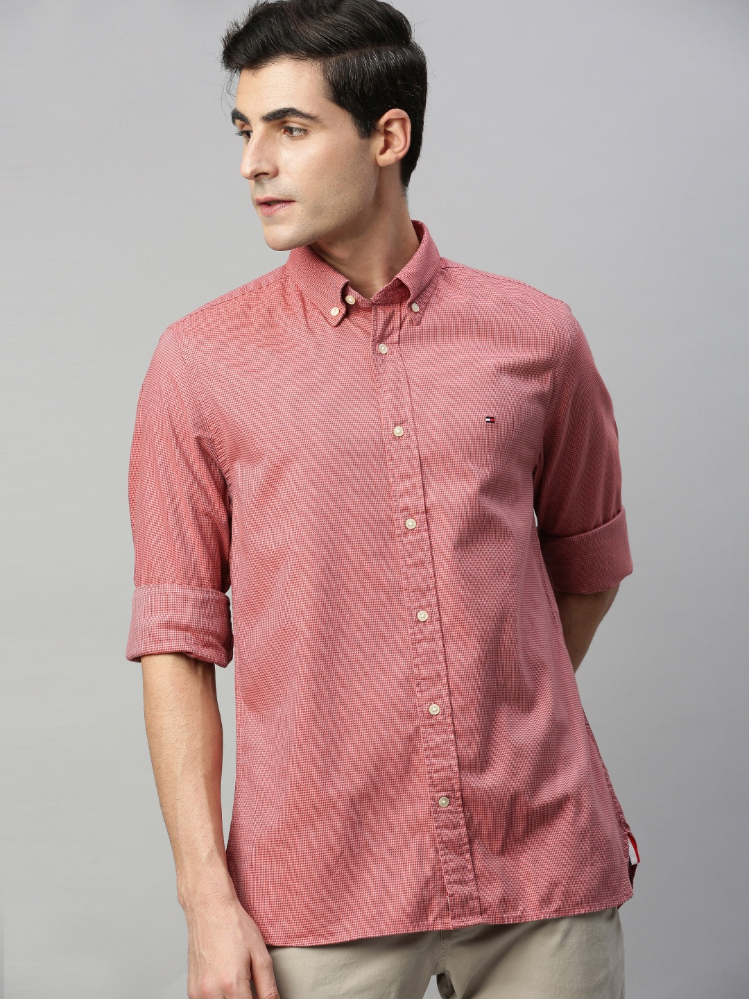 

Tommy Hilfiger Men Red Regular Fit Self Design Houndstooth Casual Shirt