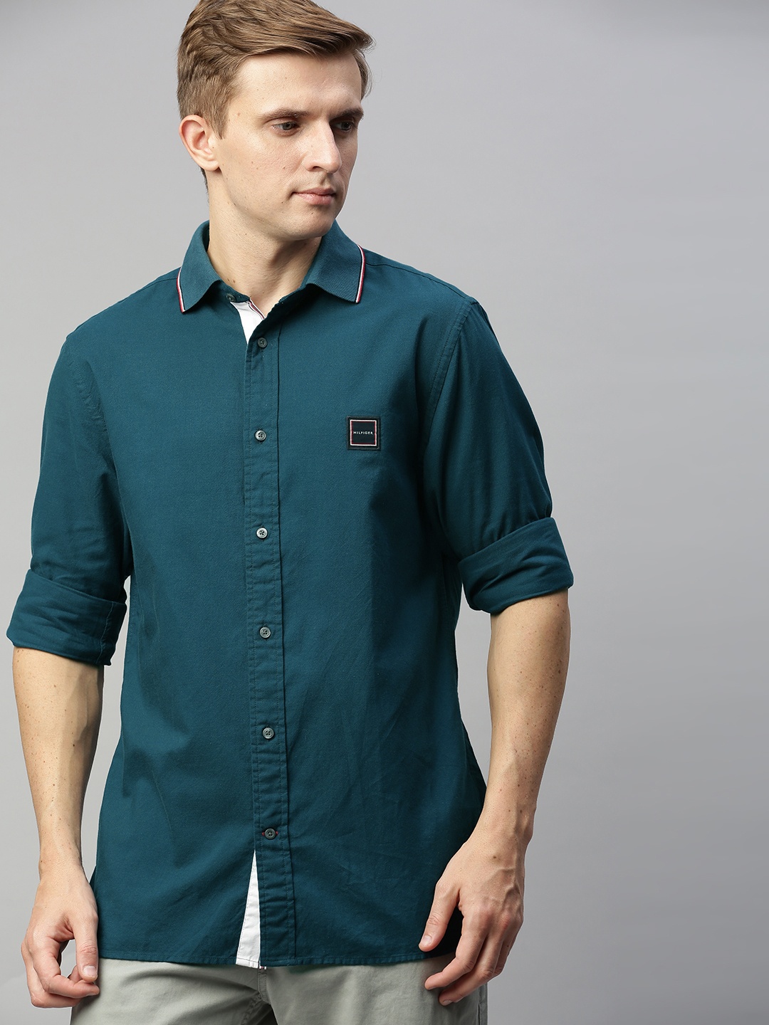 

Tommy Hilfiger Men Teal Blue Regular Fit Solid Casual Shirt