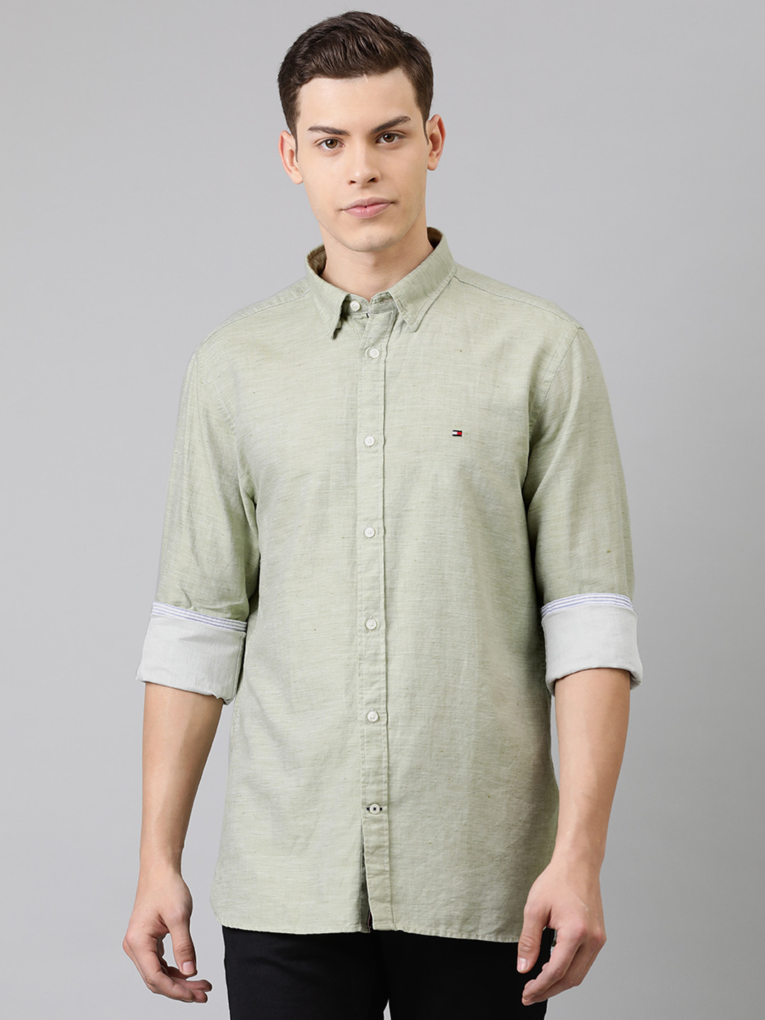 

Tommy Hilfiger Men Olive Green Regular Fit Solid Casual Shirt