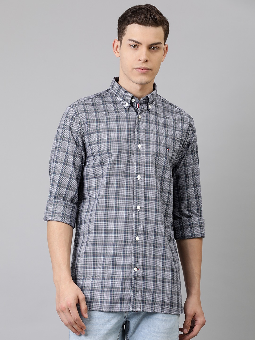 

Tommy Hilfiger Men Green & White Slim Fit Checked Casual Shirt